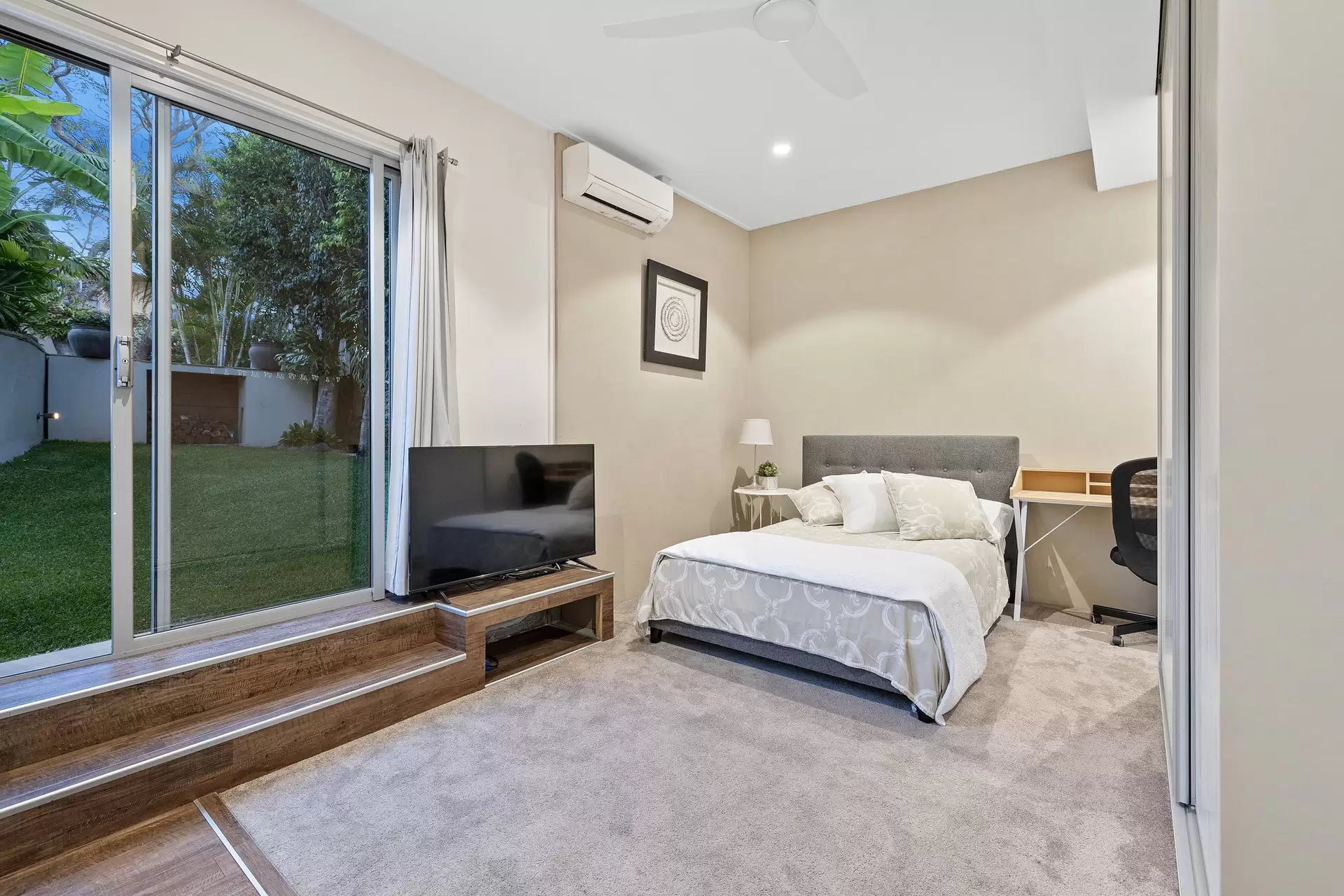 96 Beach Street, Cleveland Sold by Queensland Sotheby's International Realty - image 1