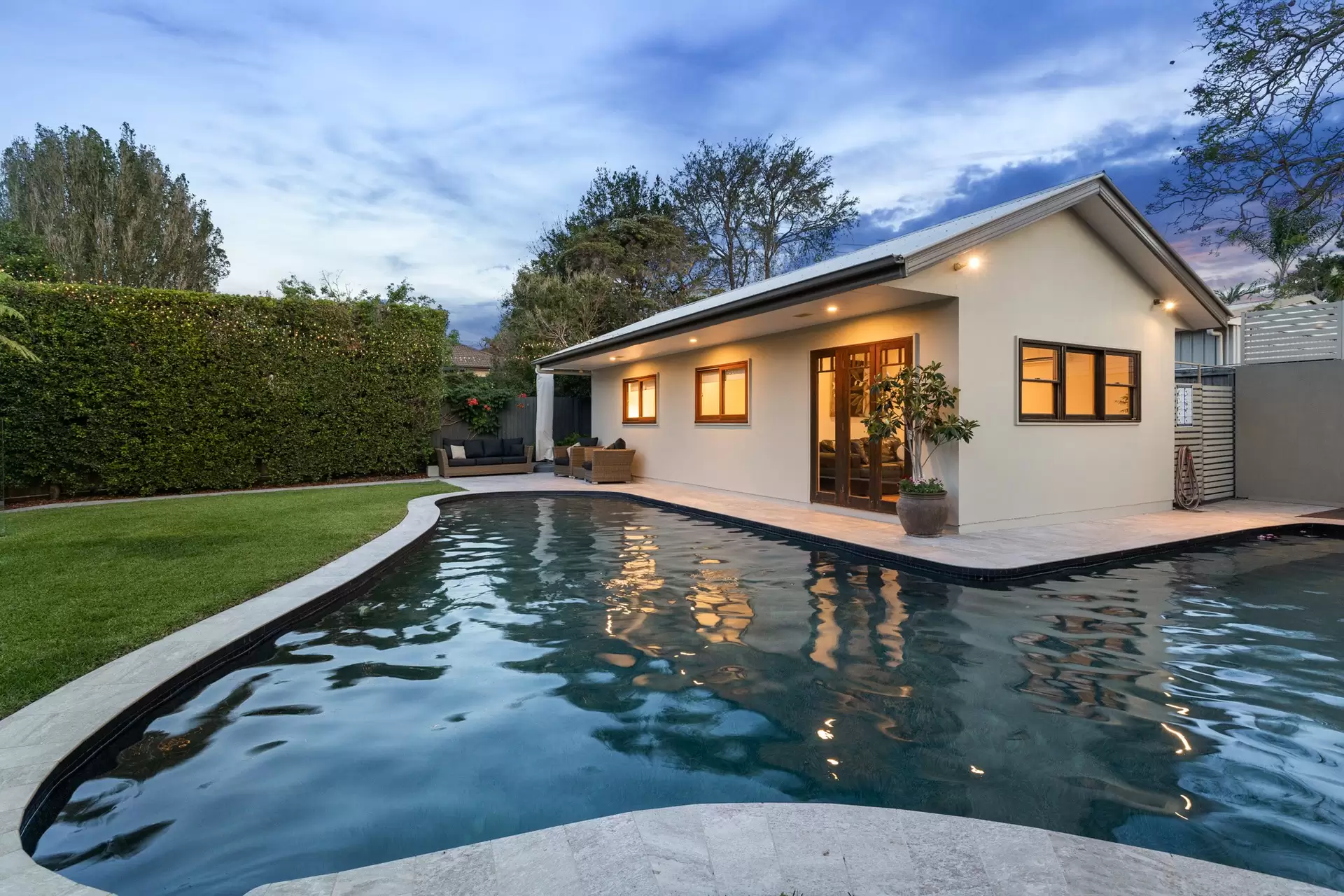 96 Beach Street, Cleveland Sold by Queensland Sotheby's International Realty - image 1