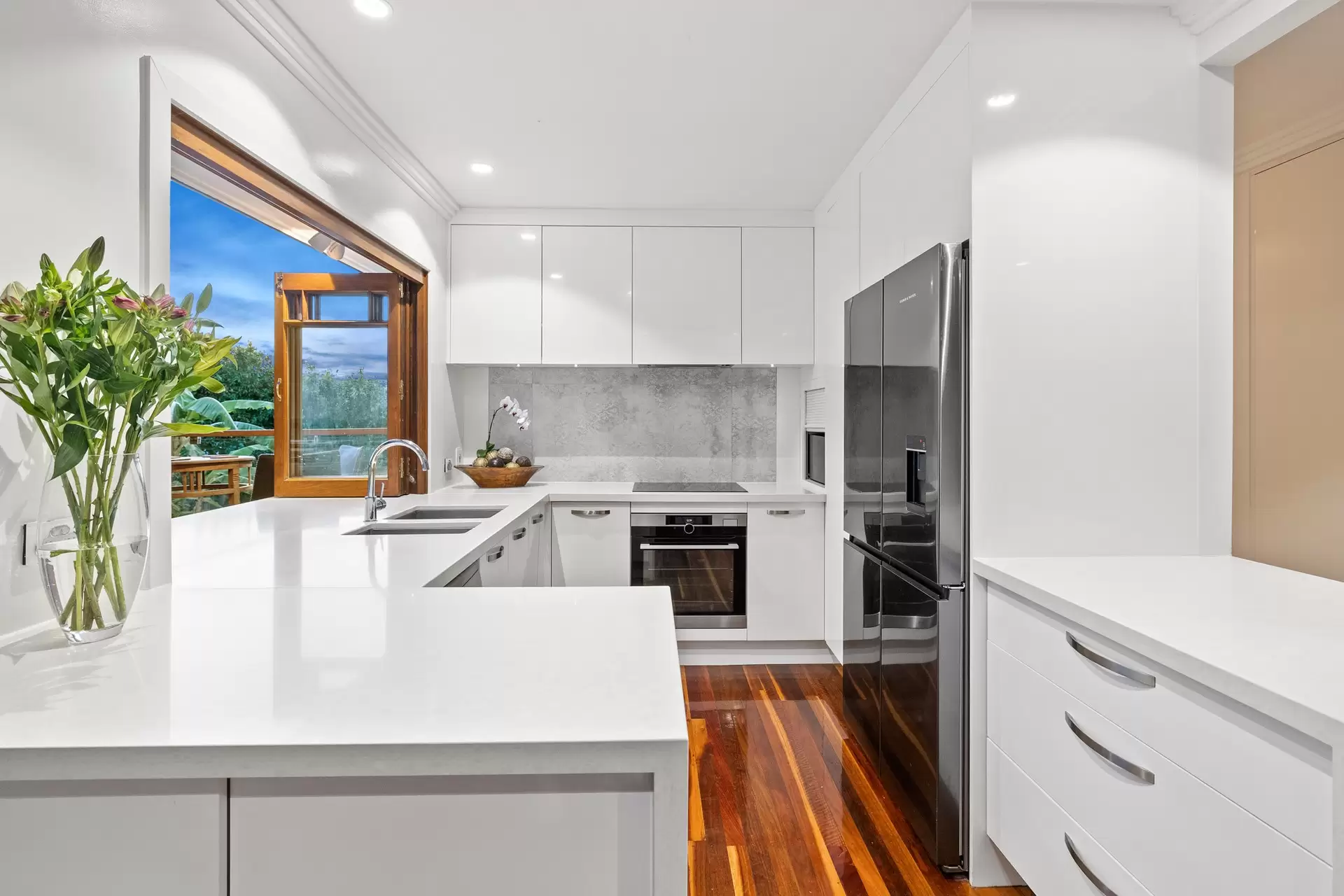 96 Beach Street, Cleveland Sold by Queensland Sotheby's International Realty - image 1