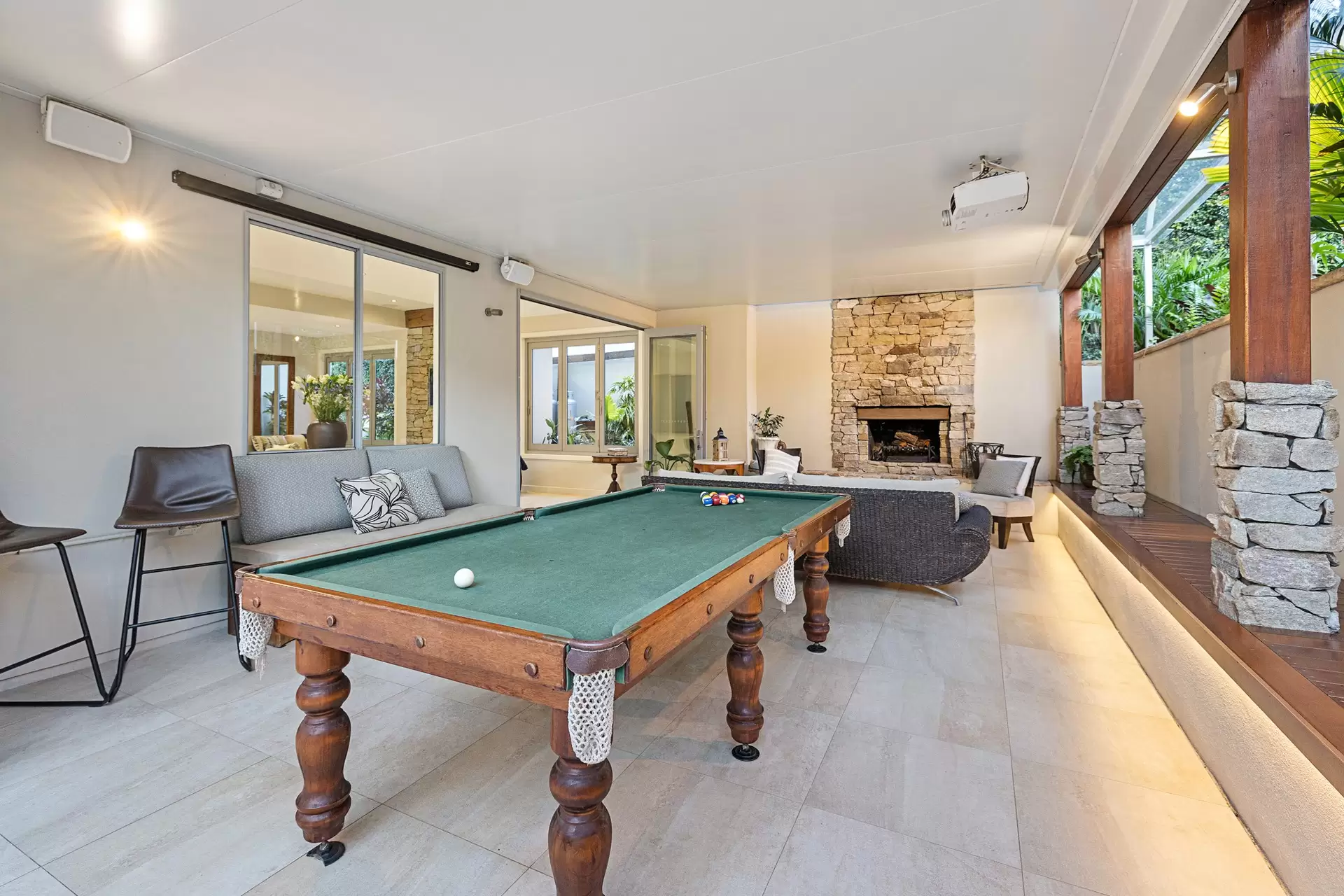 96 Beach Street, Cleveland Sold by Queensland Sotheby's International Realty - image 1