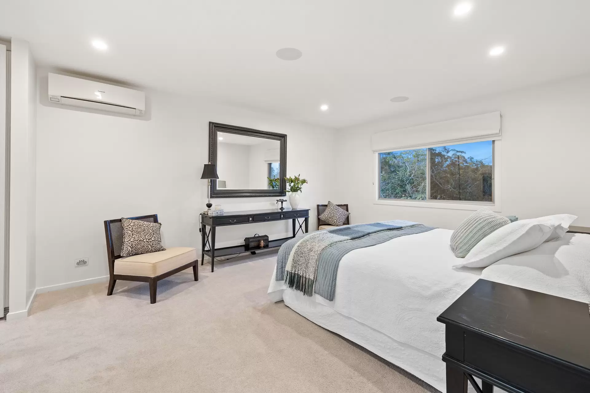 96 Beach Street, Cleveland Sold by Queensland Sotheby's International Realty - image 1