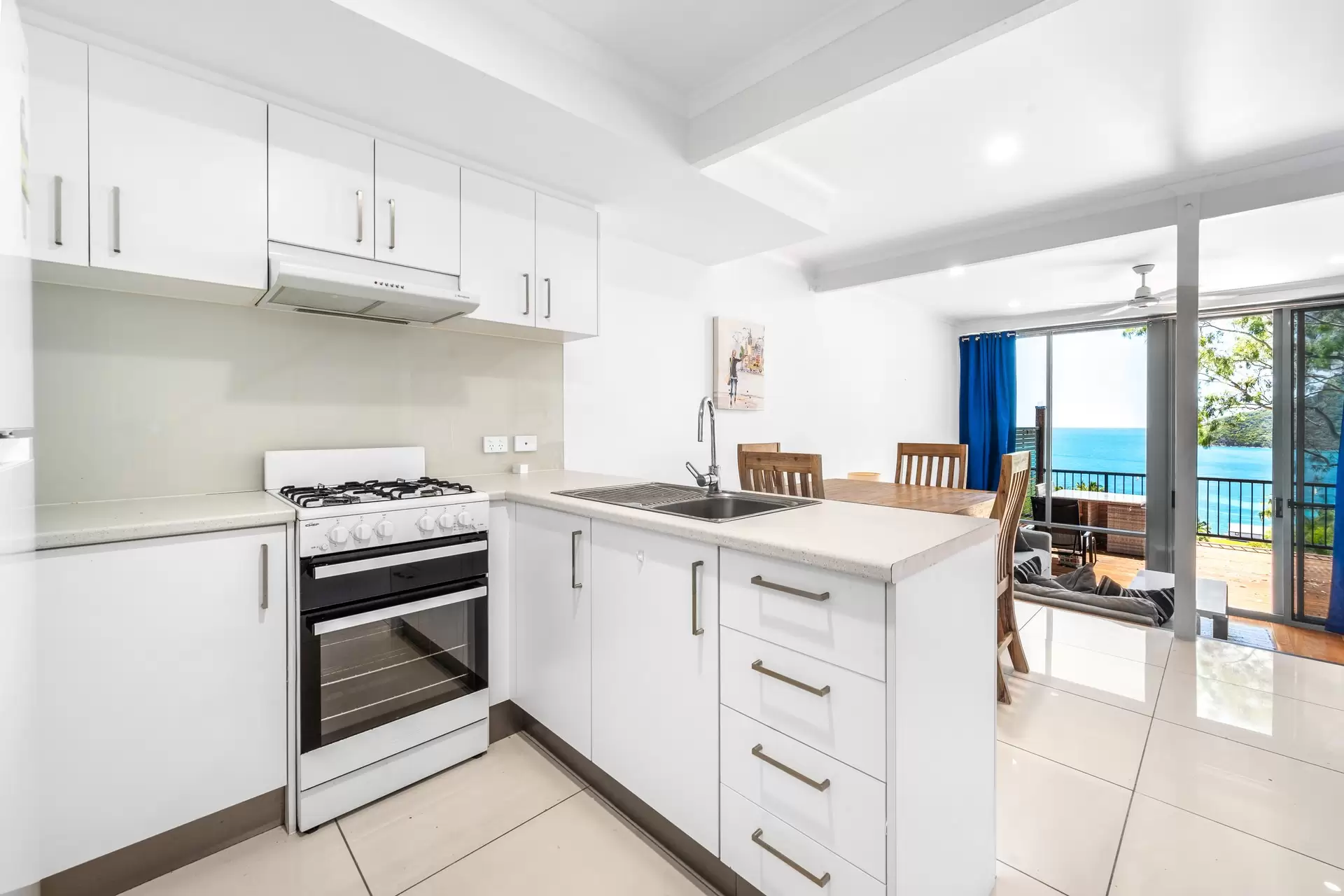 15/6 Great Northern Highway, Hamilton Island Sold by Queensland Sotheby's International Realty - image 1
