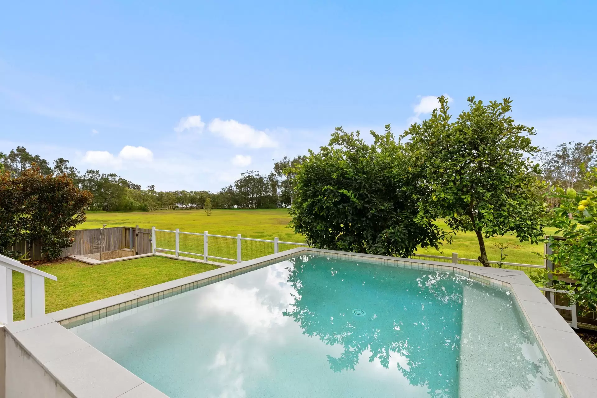 2/116 Hilton Terrace, Noosaville Sold by  - image 1