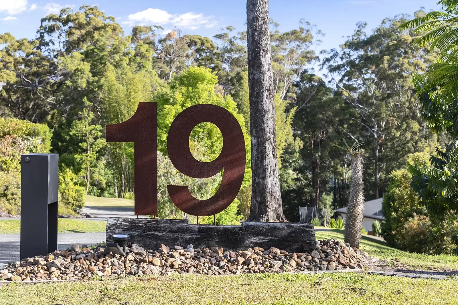 19 Coolwater Place, Rosemount Sold by Queensland Sotheby's International Realty - image 1