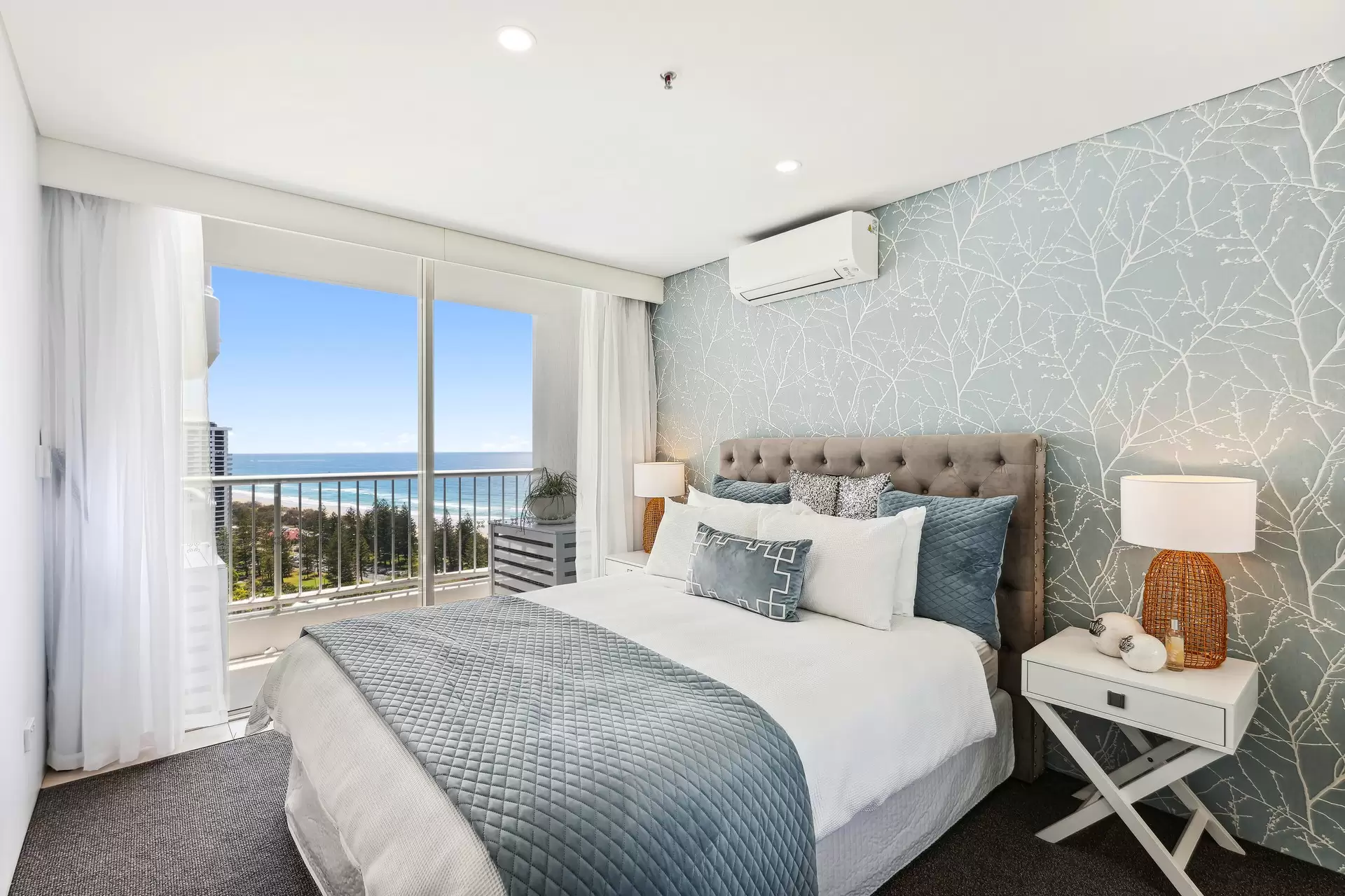 2302/1 Peak Avenue, Main Beach Sold by Queensland Sotheby's International Realty - image 1