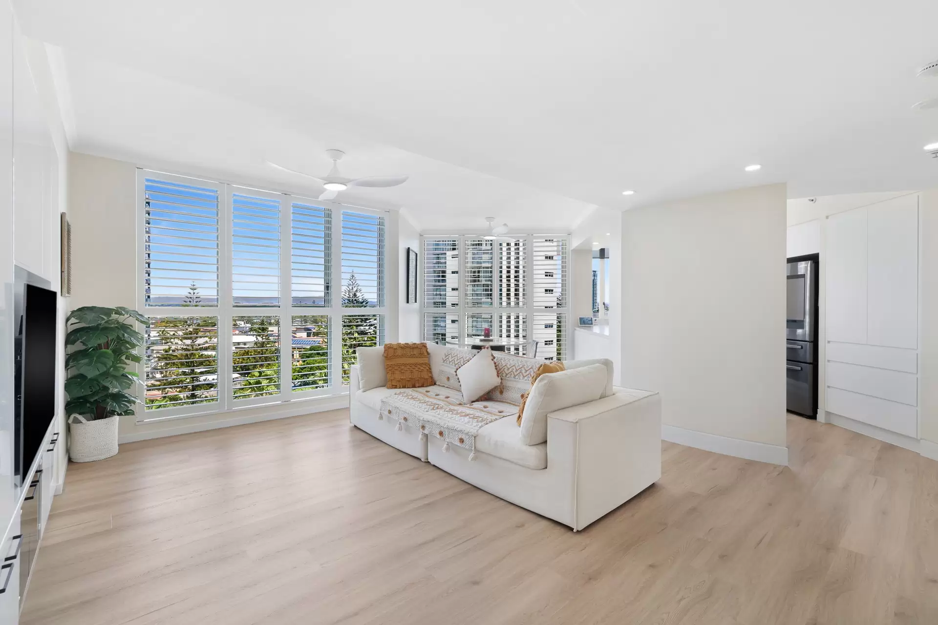 1061/1 Lennie Avenue, Main Beach Sold by Queensland Sotheby's International Realty - image 1