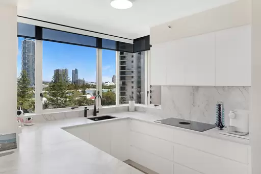 1061/1 Lennie Avenue, Main Beach Sold by 
