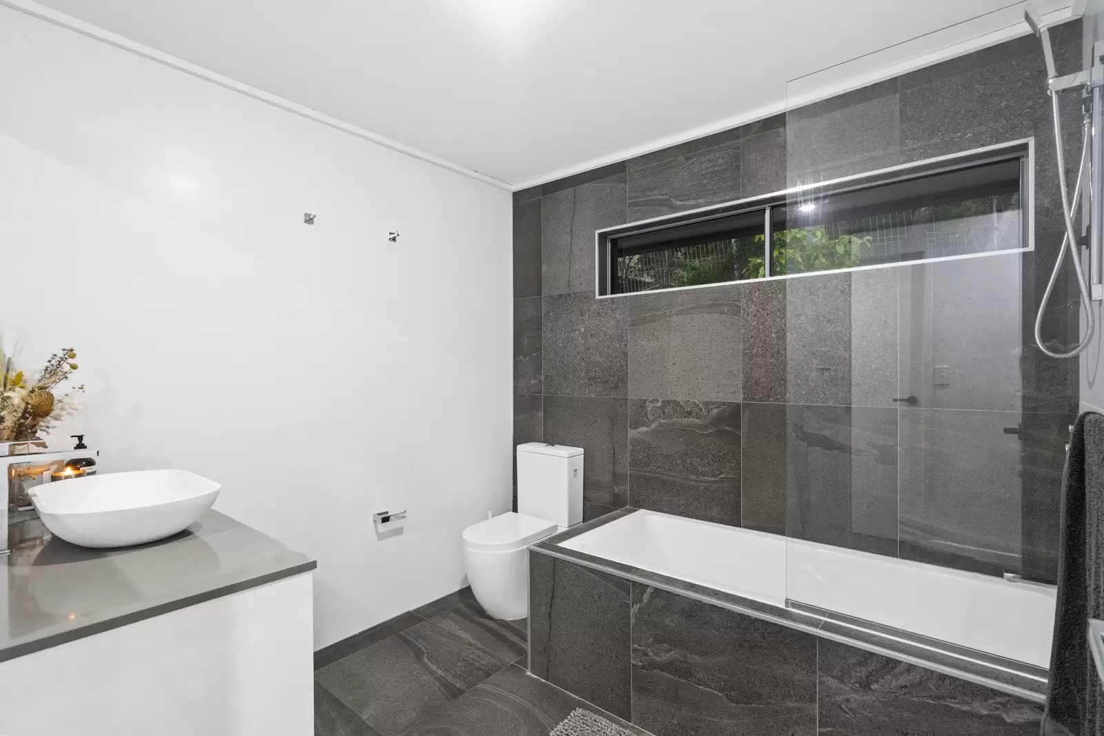 25 Bogunda Street, The Gap Sold by Queensland Sotheby's International Realty - image 1