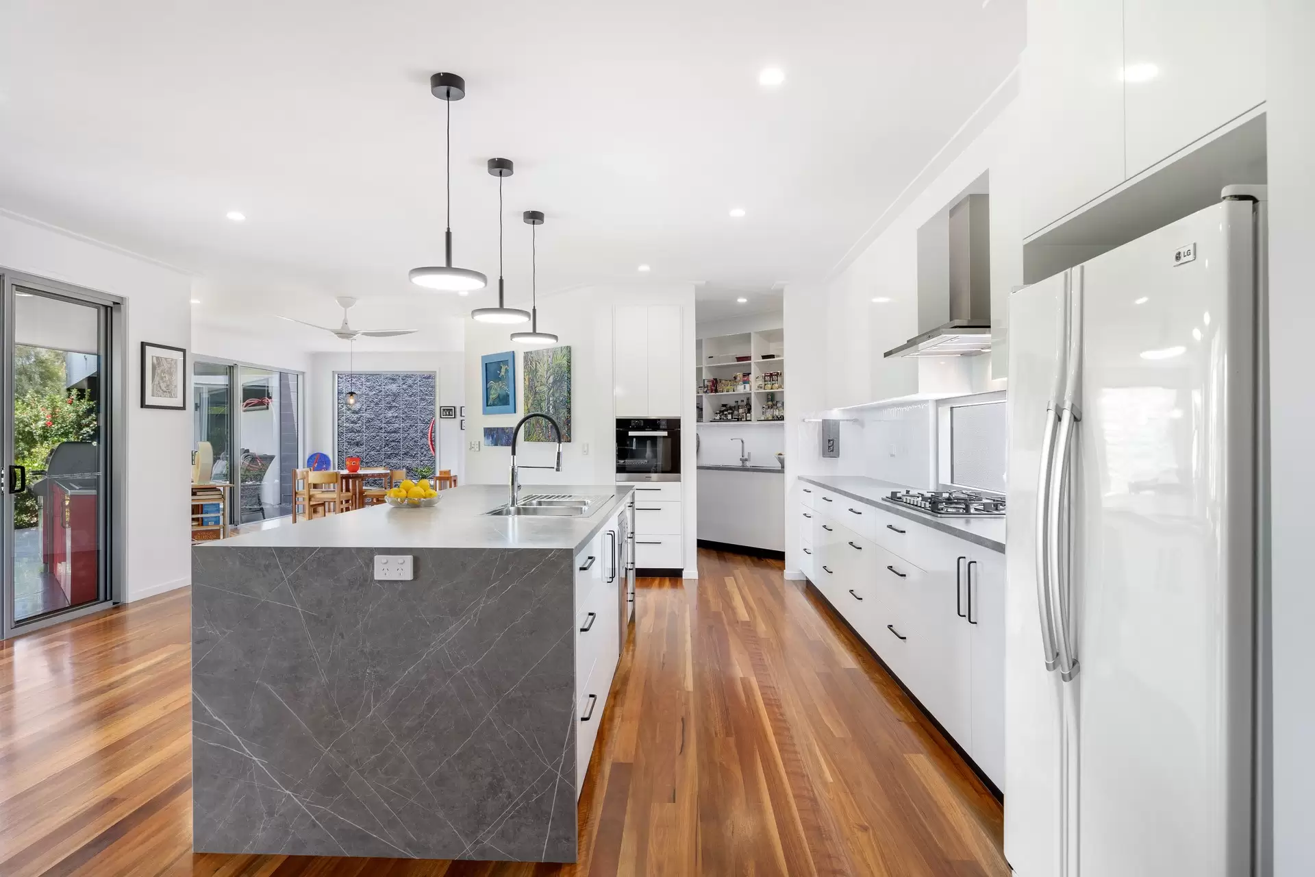 4-6 Jubata Court, Burrum Heads Sold by Queensland Sotheby's International Realty - image 1