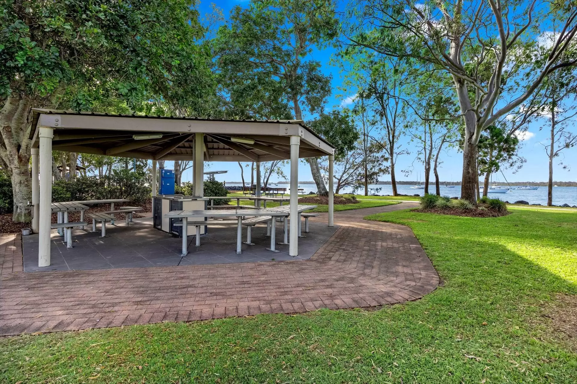 4-6 Jubata Court, Burrum Heads Sold by Queensland Sotheby's International Realty - image 1