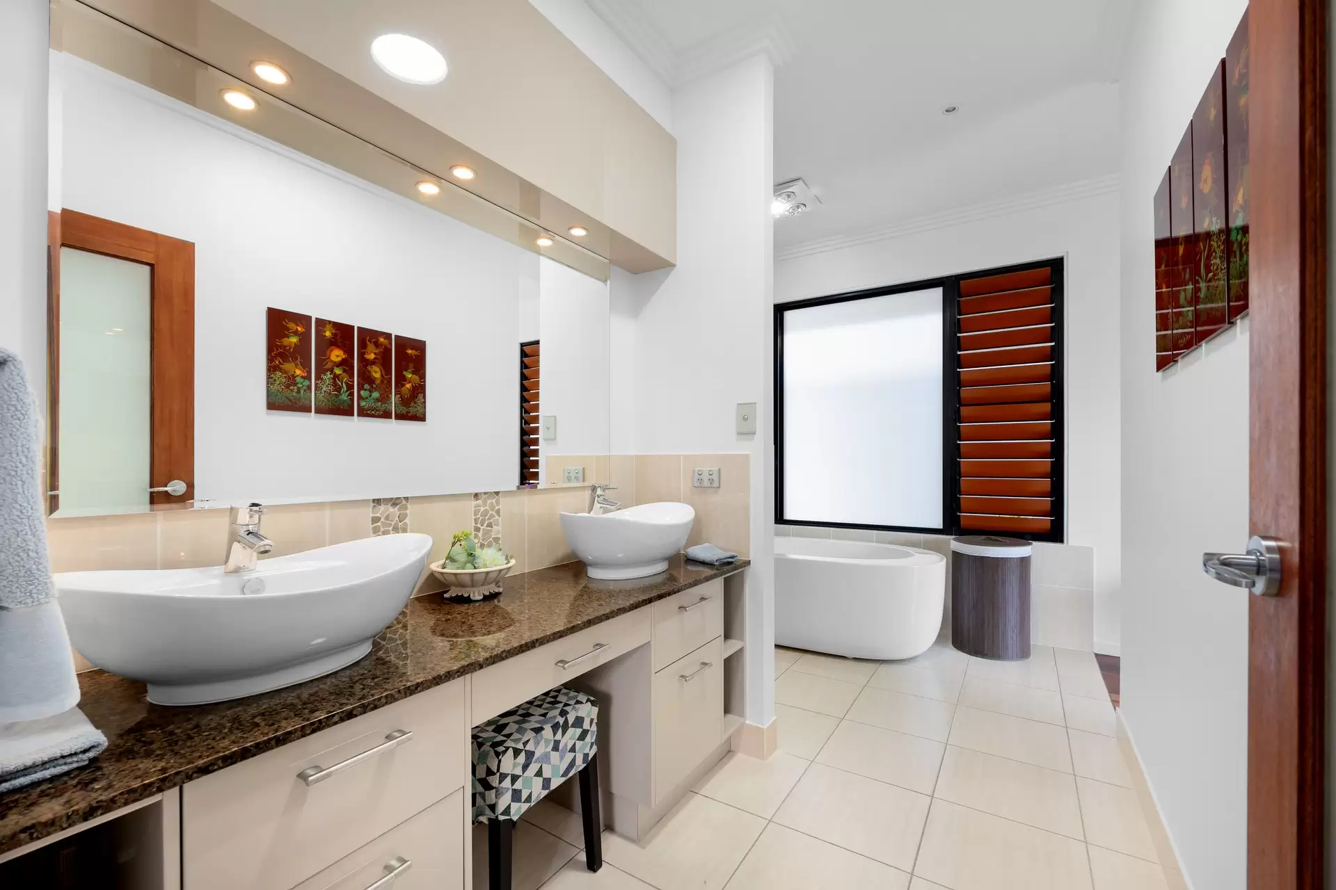 7 Cowrie Court, Burrum Heads Sold by  - image 1