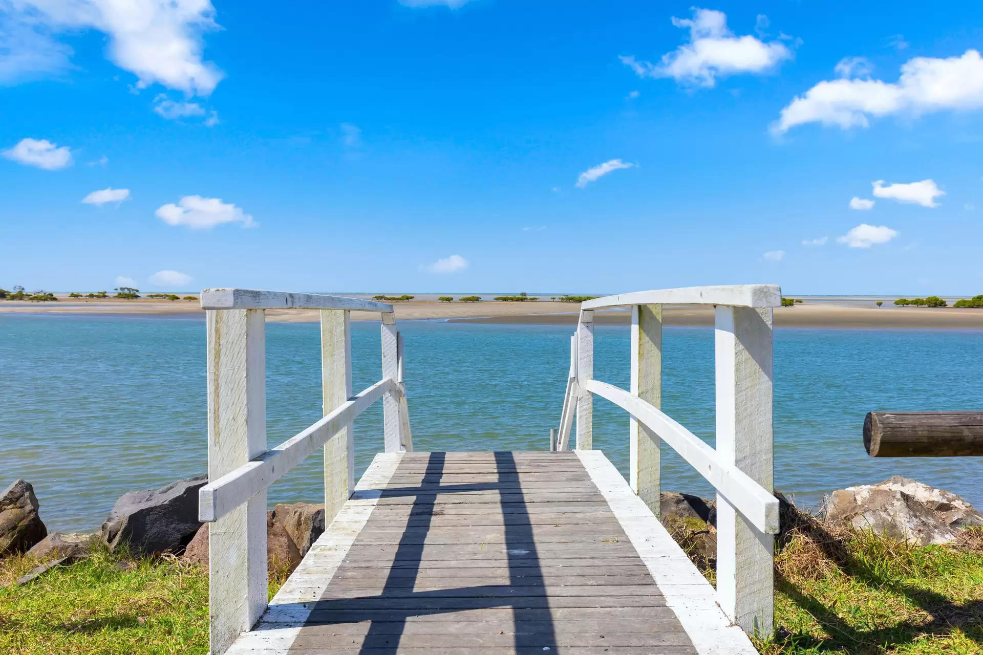 7 Cowrie Court, Burrum Heads Sold by Queensland Sotheby's International Realty - image 1