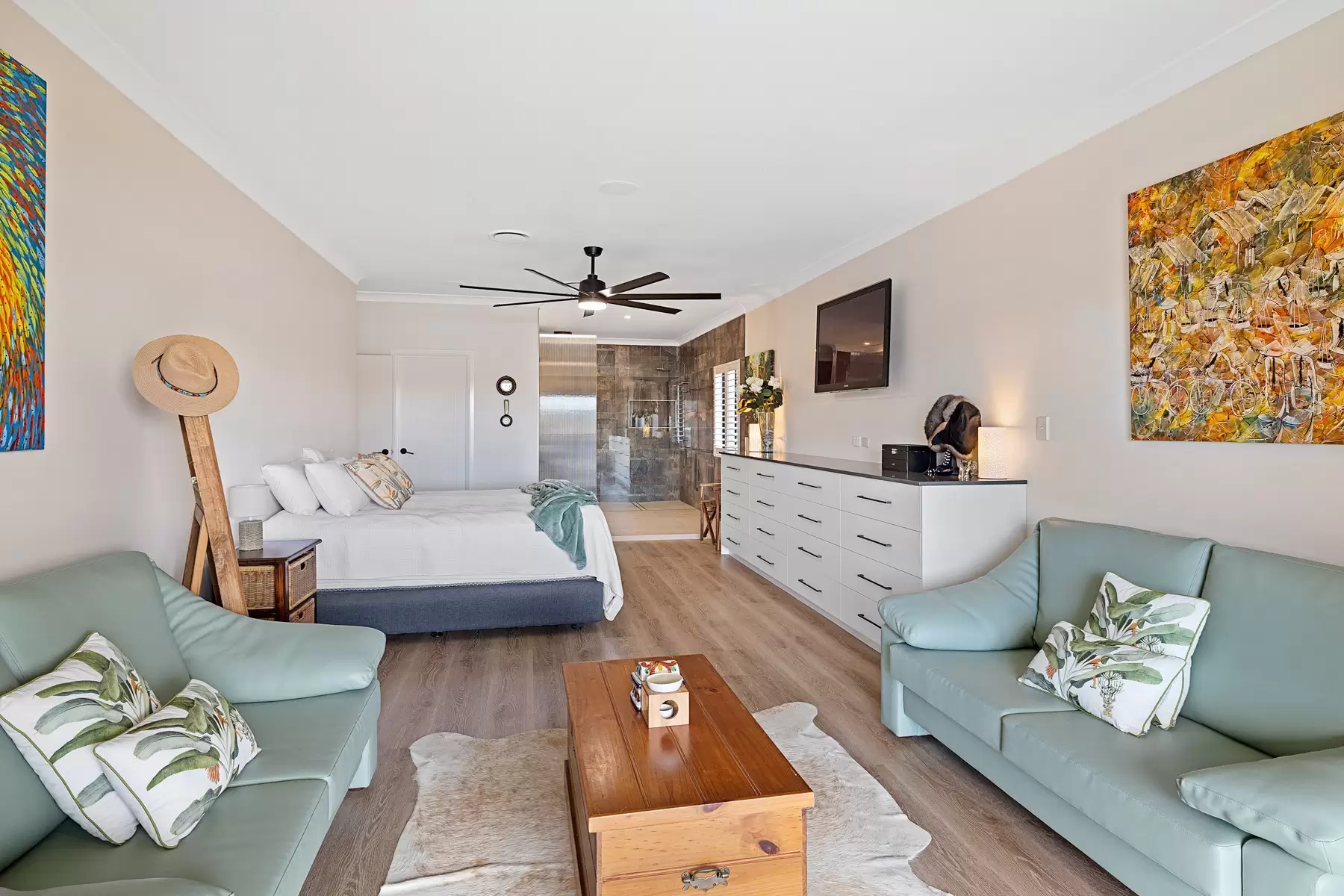 40 Sommersea Drive, Raby Bay Sold by Queensland Sotheby's International Realty - image 1