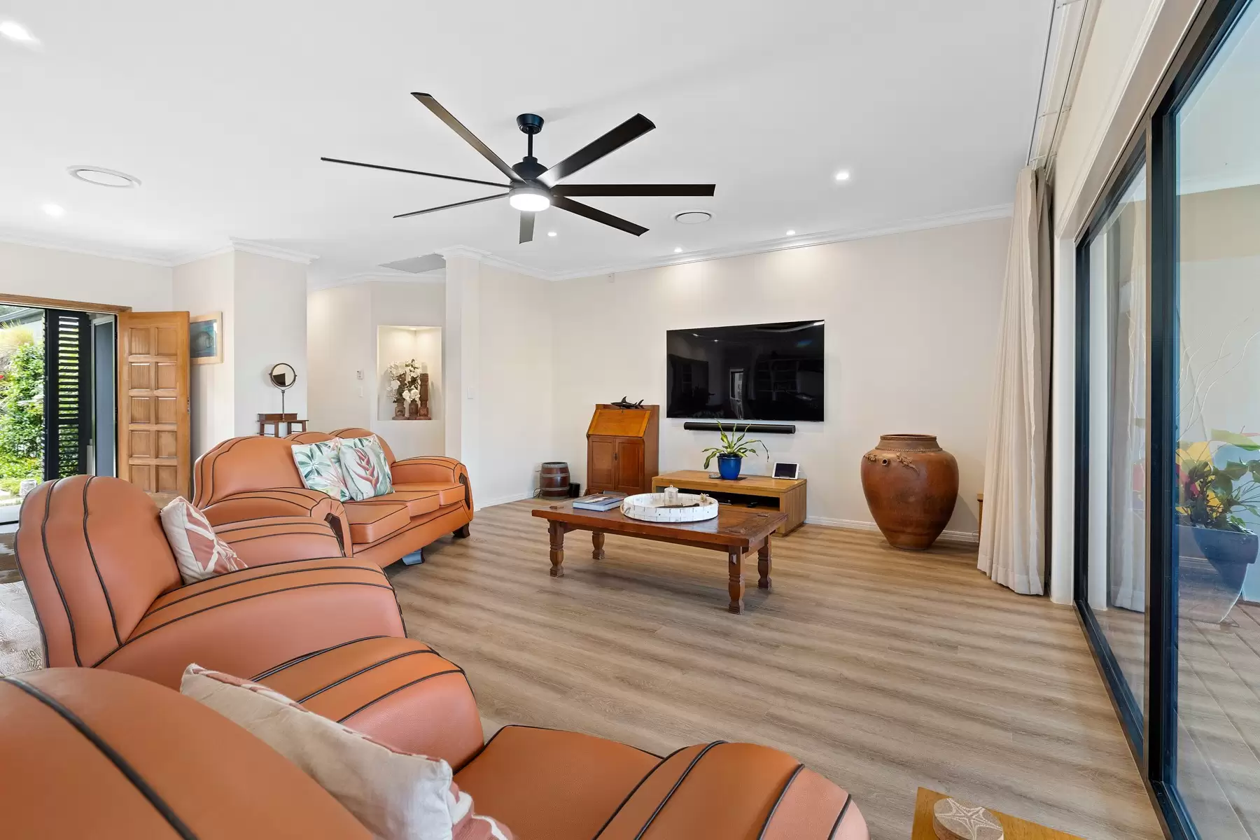 40 Sommersea Drive, Raby Bay Sold by Queensland Sotheby's International Realty - image 1