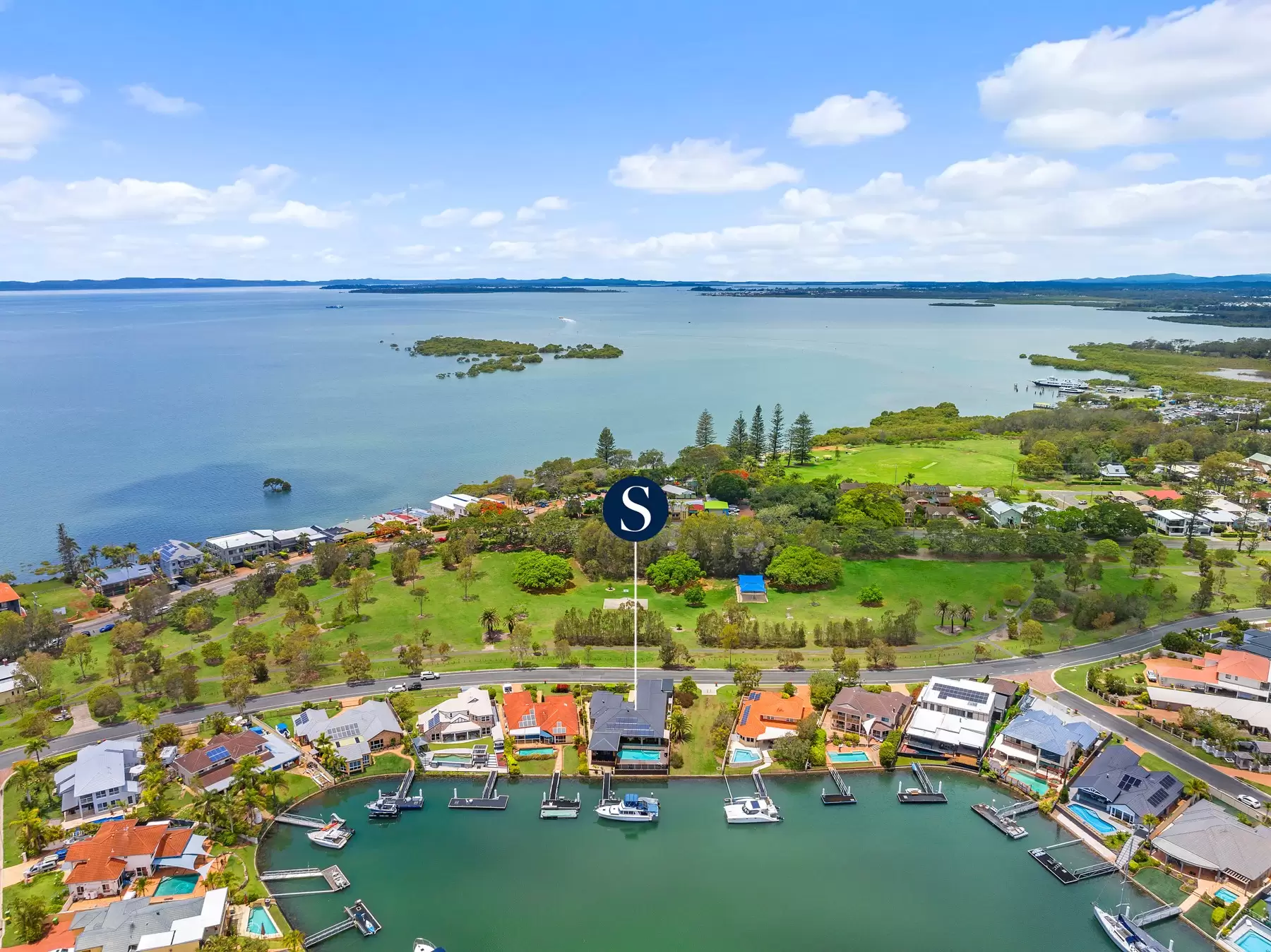 40 Sommersea Drive, Raby Bay Sold by Queensland Sotheby's International Realty - image 1