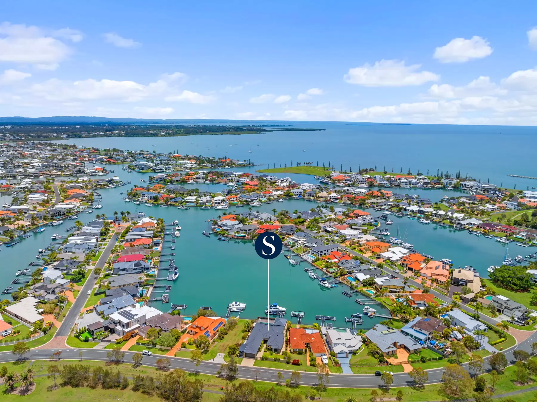 40 Sommersea Drive, Raby Bay Sold by Queensland Sotheby's International Realty - image 1