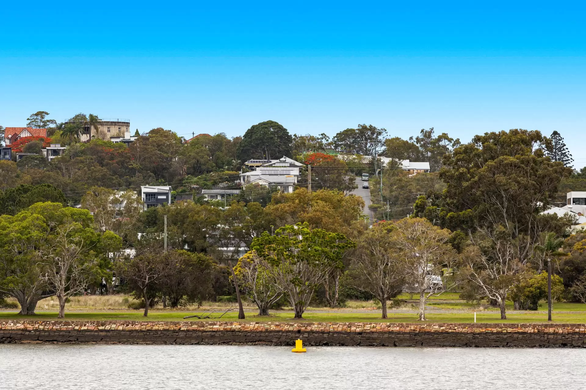 11 Bolan Street, Balmoral Sold by  - image 1