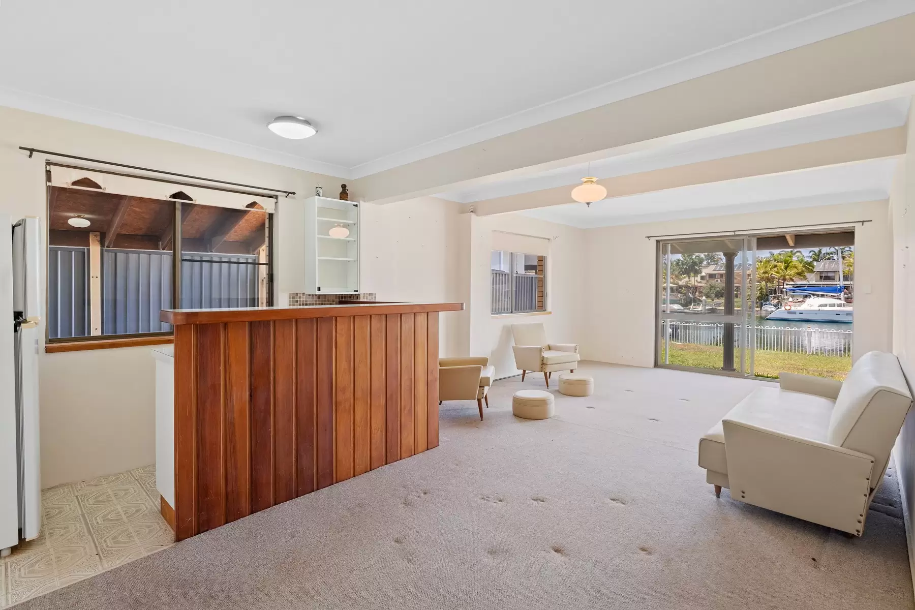 11 Compass Court, Raby Bay Sold by Queensland Sotheby's International Realty - image 1
