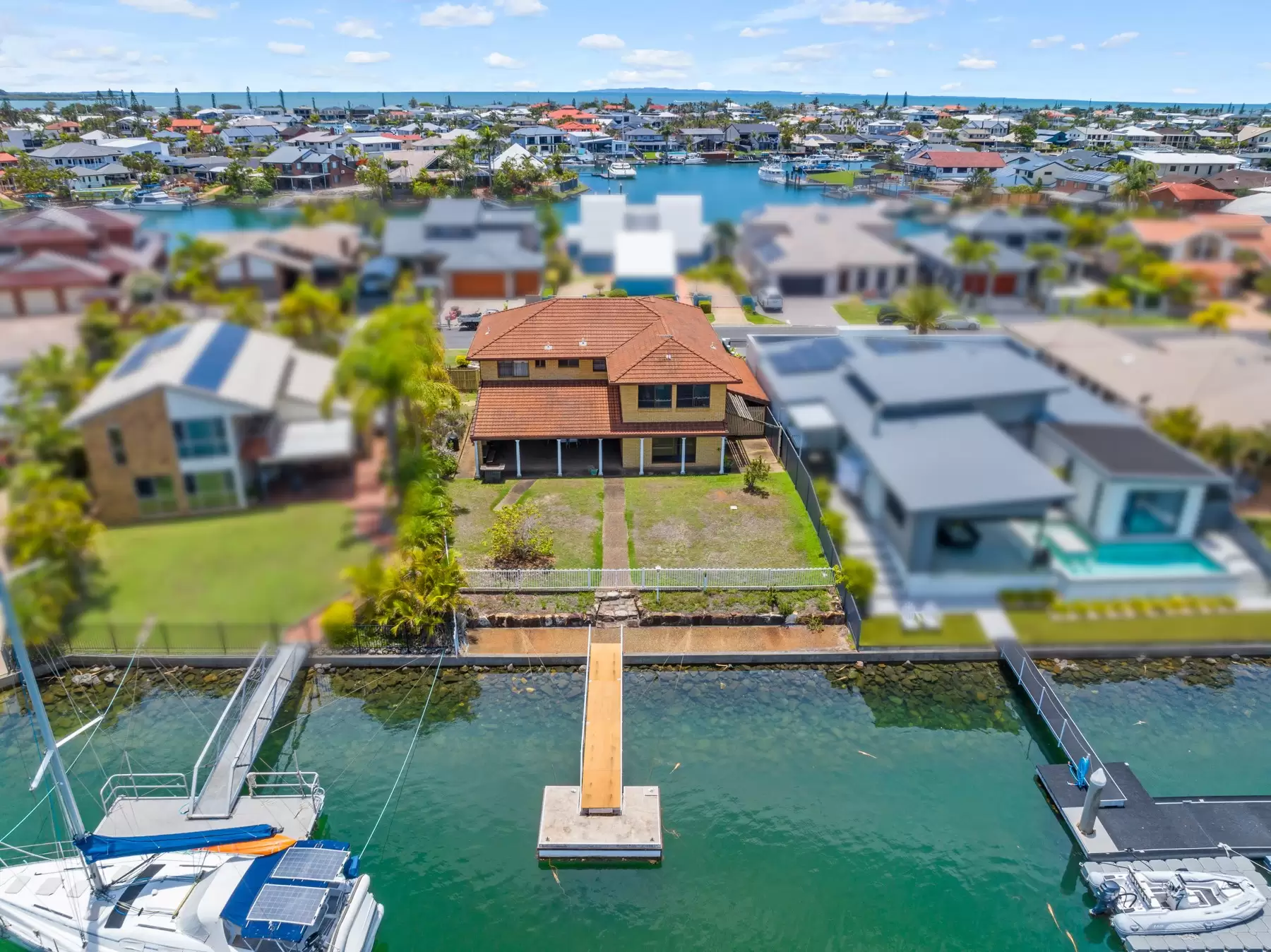 11 Compass Court, Raby Bay Sold by  - image 1
