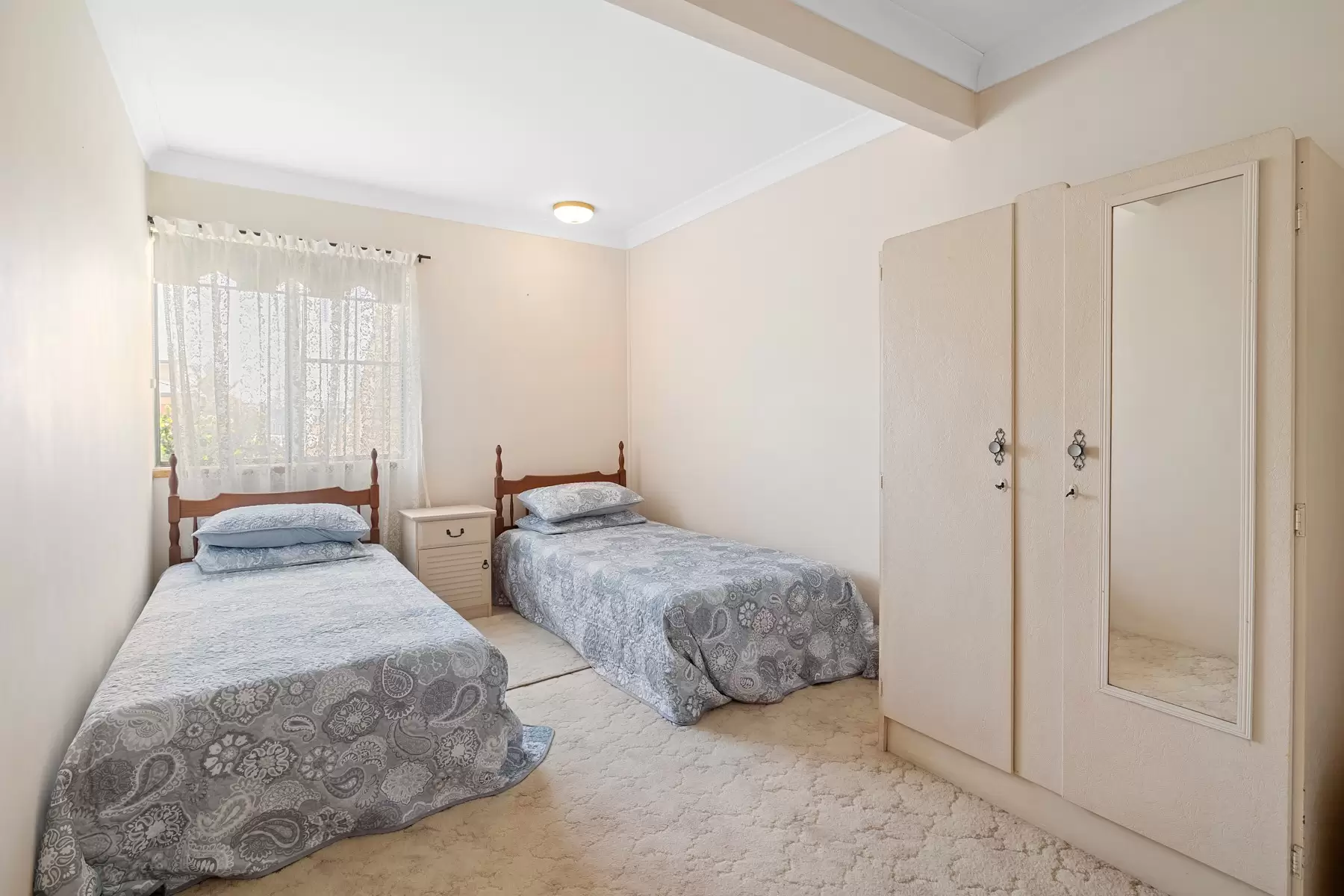 11 Compass Court, Raby Bay Sold by Queensland Sotheby's International Realty - image 1
