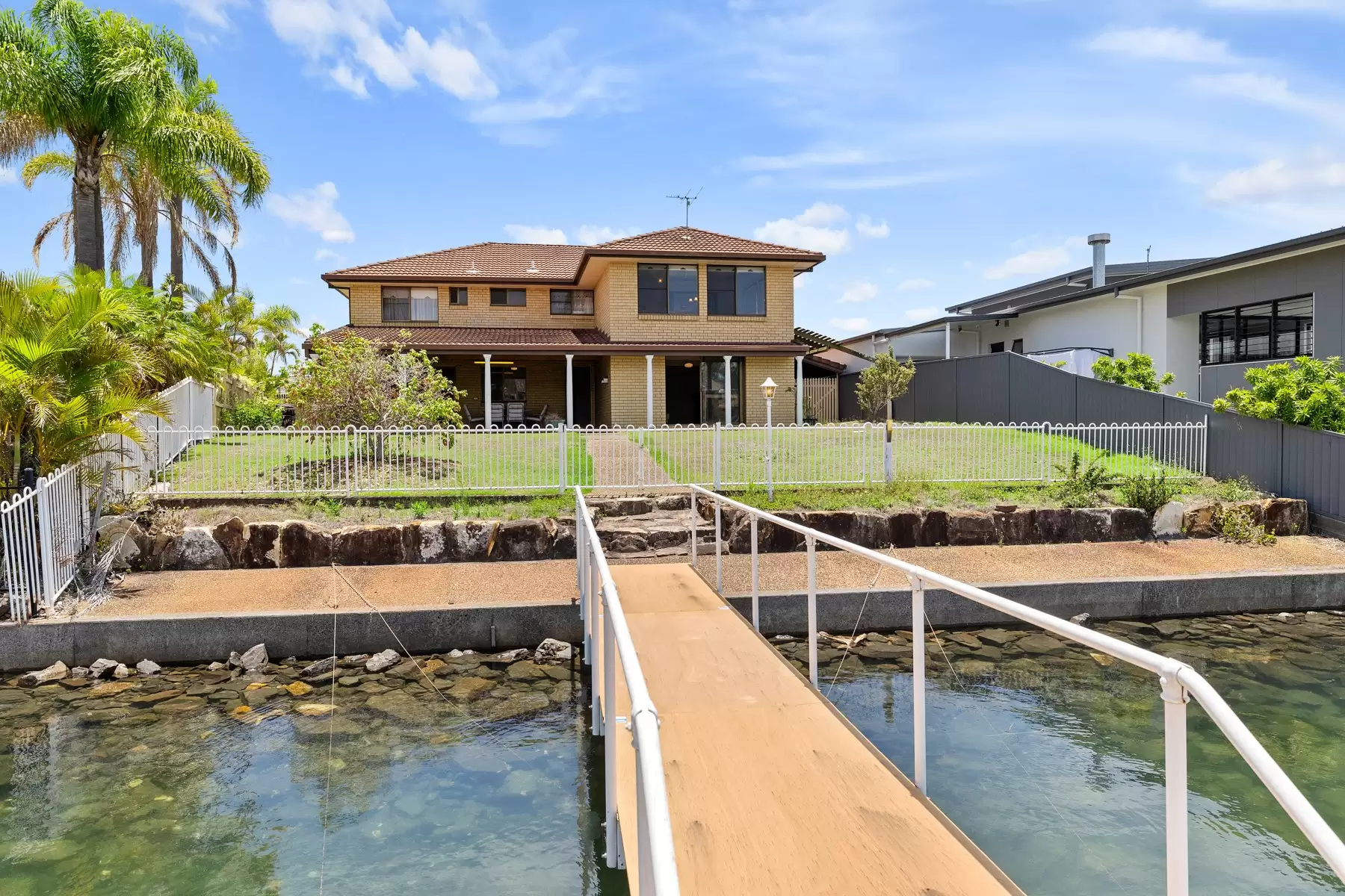11 Compass Court, Raby Bay Sold by  - image 1