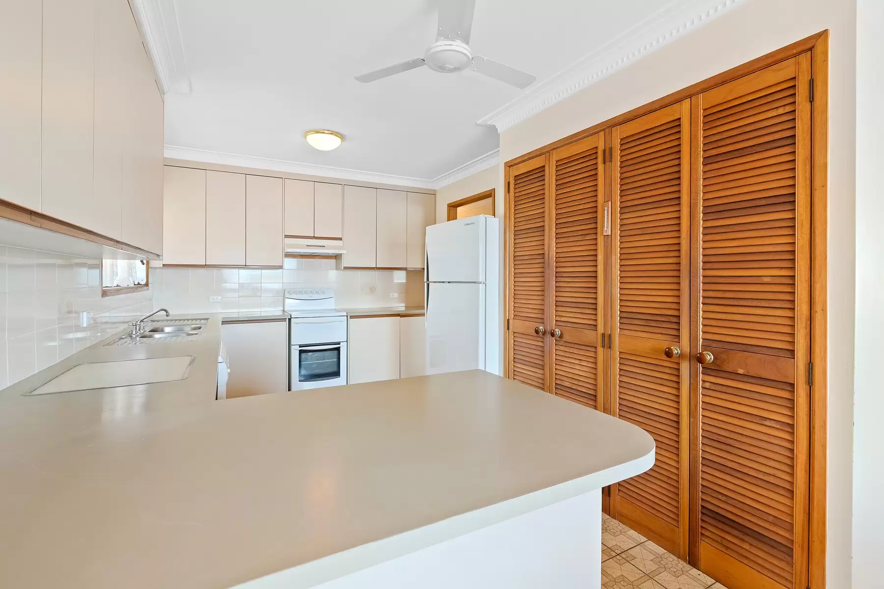 11 Compass Court, Raby Bay Sold by Queensland Sotheby's International Realty - image 1