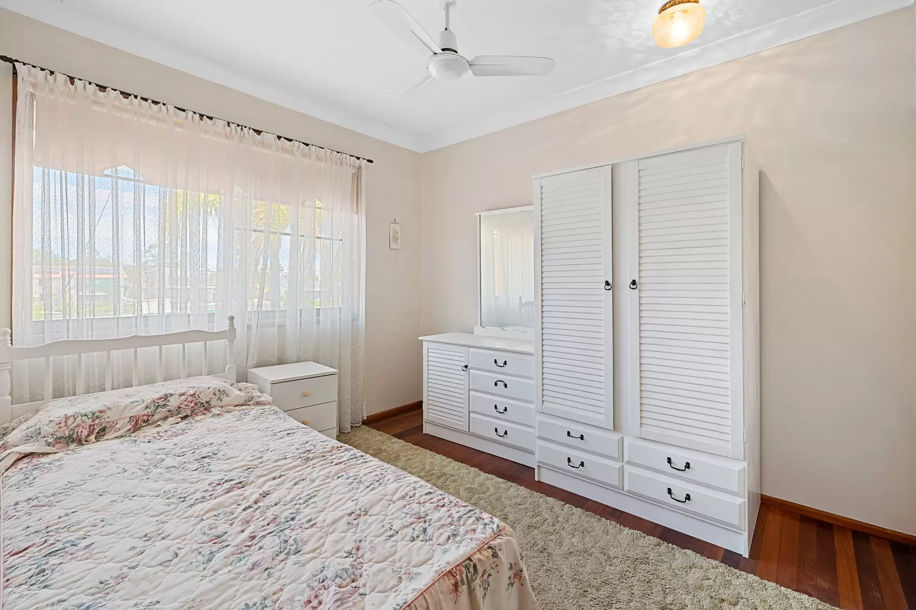 11 Compass Court, Raby Bay Sold by Queensland Sotheby's International Realty - image 1