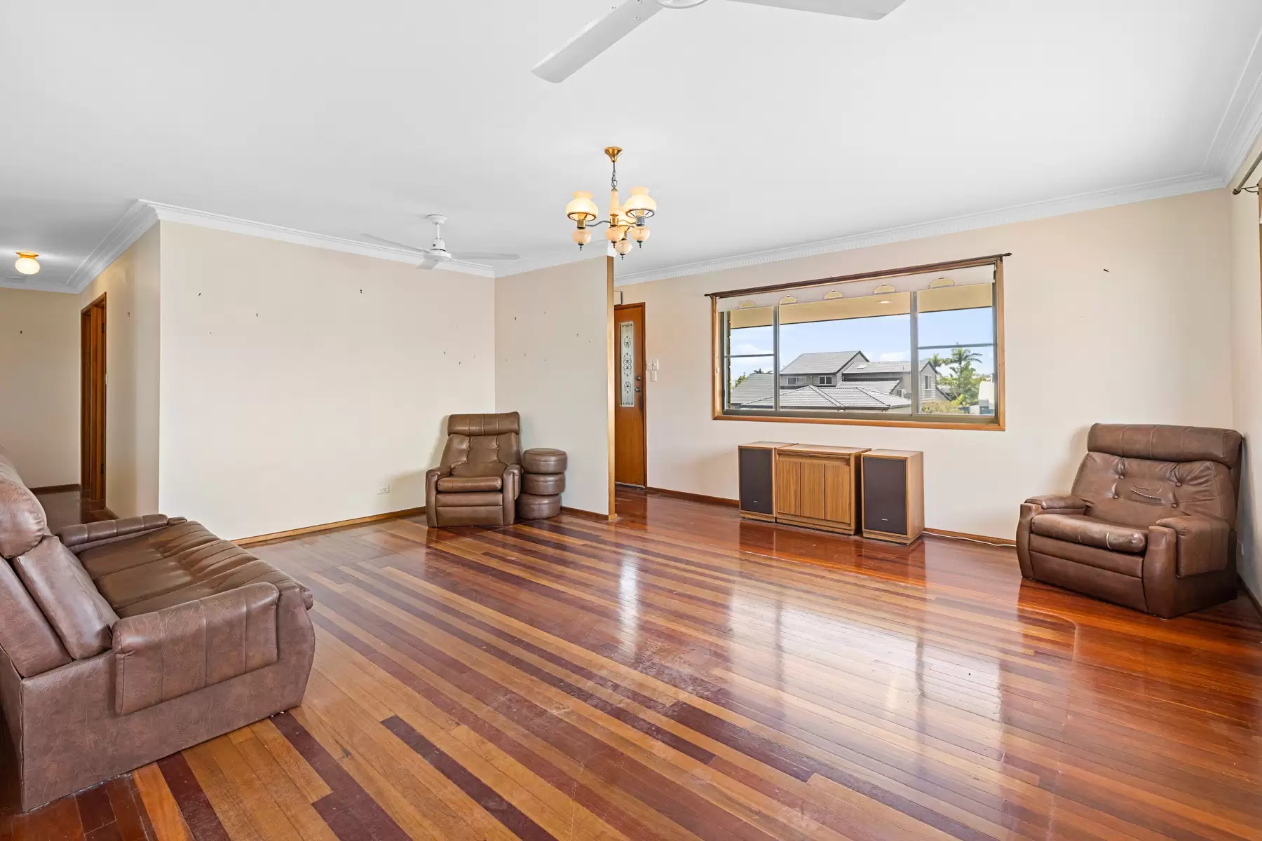 11 Compass Court, Raby Bay Sold by Queensland Sotheby's International Realty - image 1