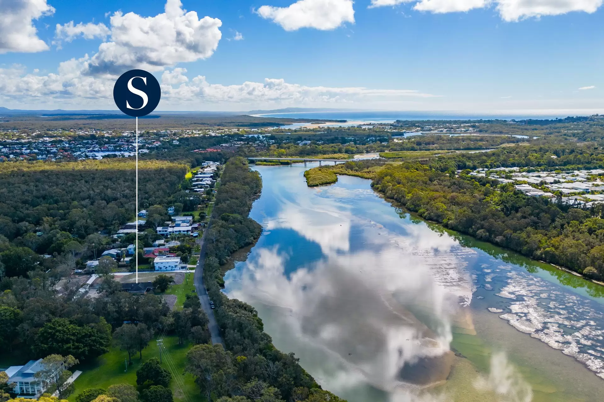 135 Lake Weyba Drive, Noosaville Sold by Queensland Sotheby's International Realty - image 1