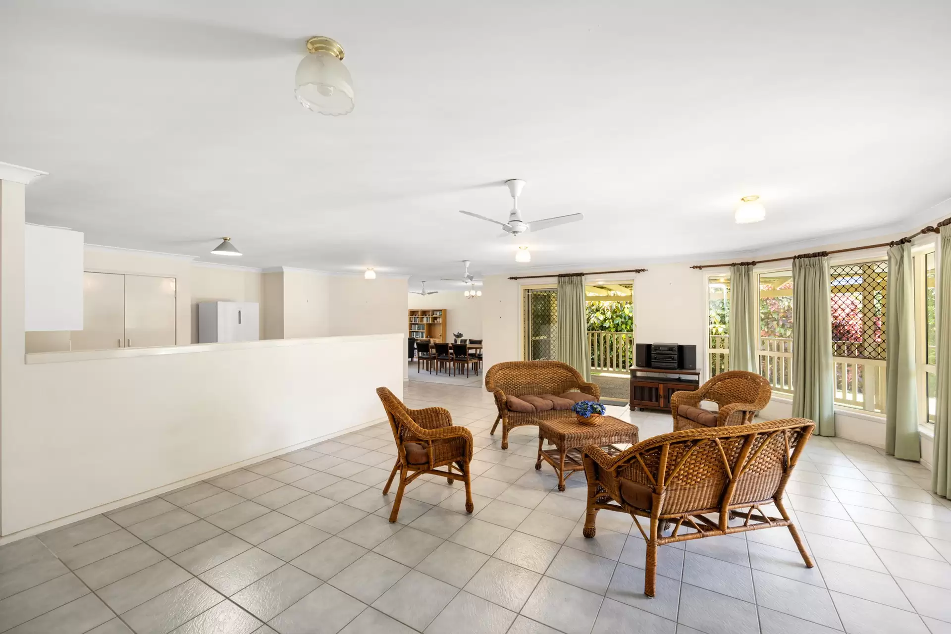 667 Mains Road, Macgregor Sold by Queensland Sotheby's International Realty - image 1