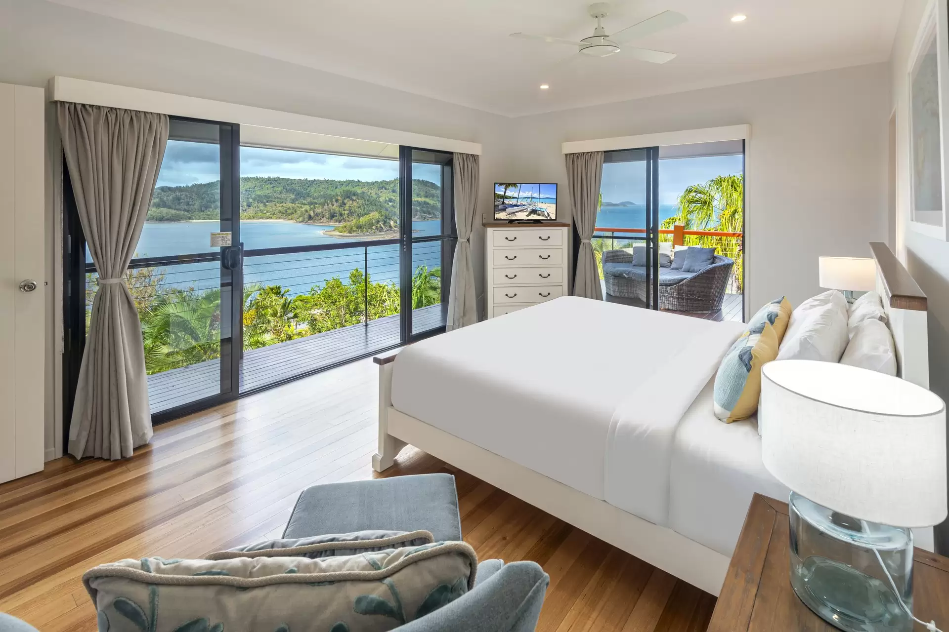 4 Whitsunday View, Hamilton Island Sold by Queensland Sotheby's International Realty - image 1