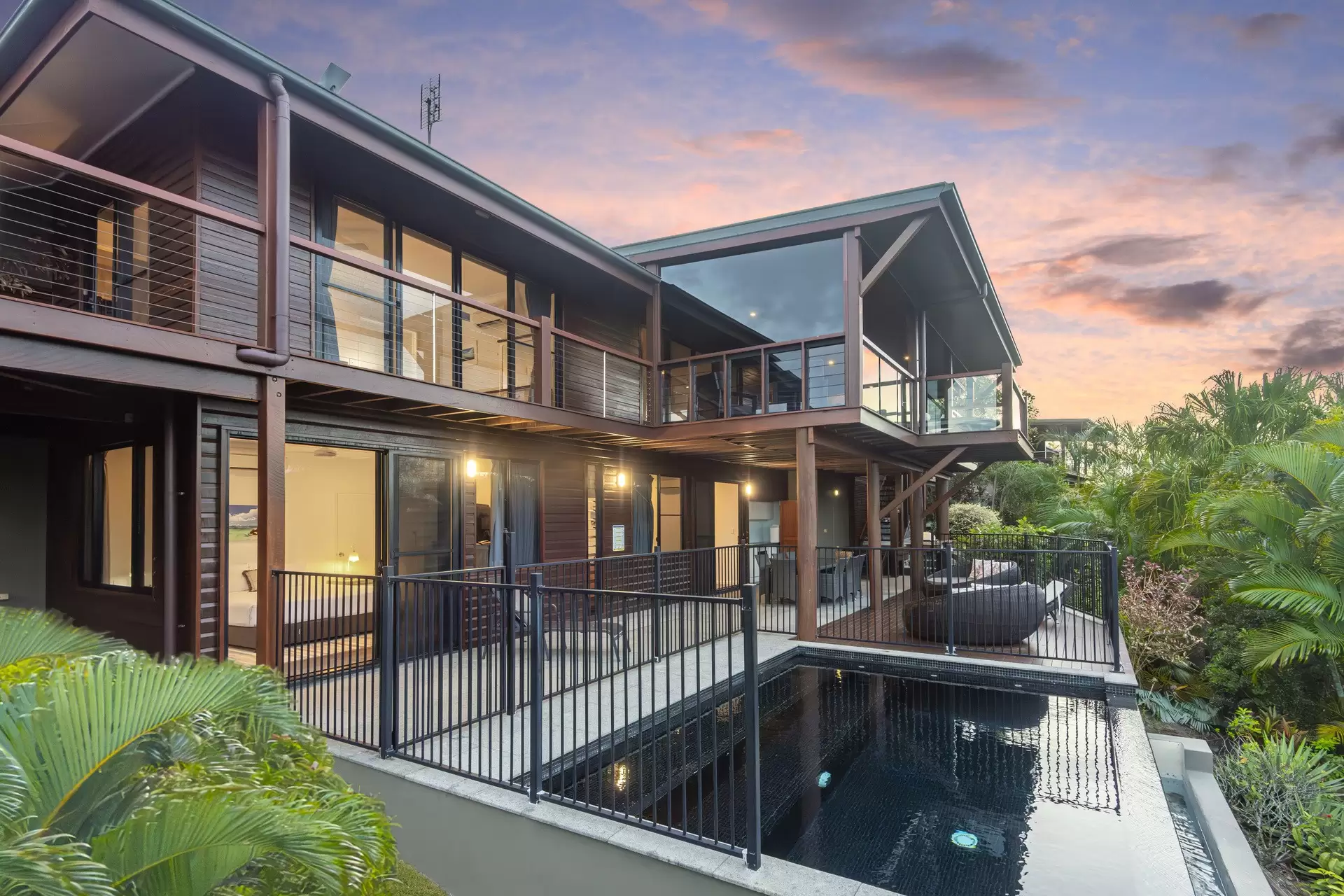 4 Whitsunday View, Hamilton Island Sold by  - image 1