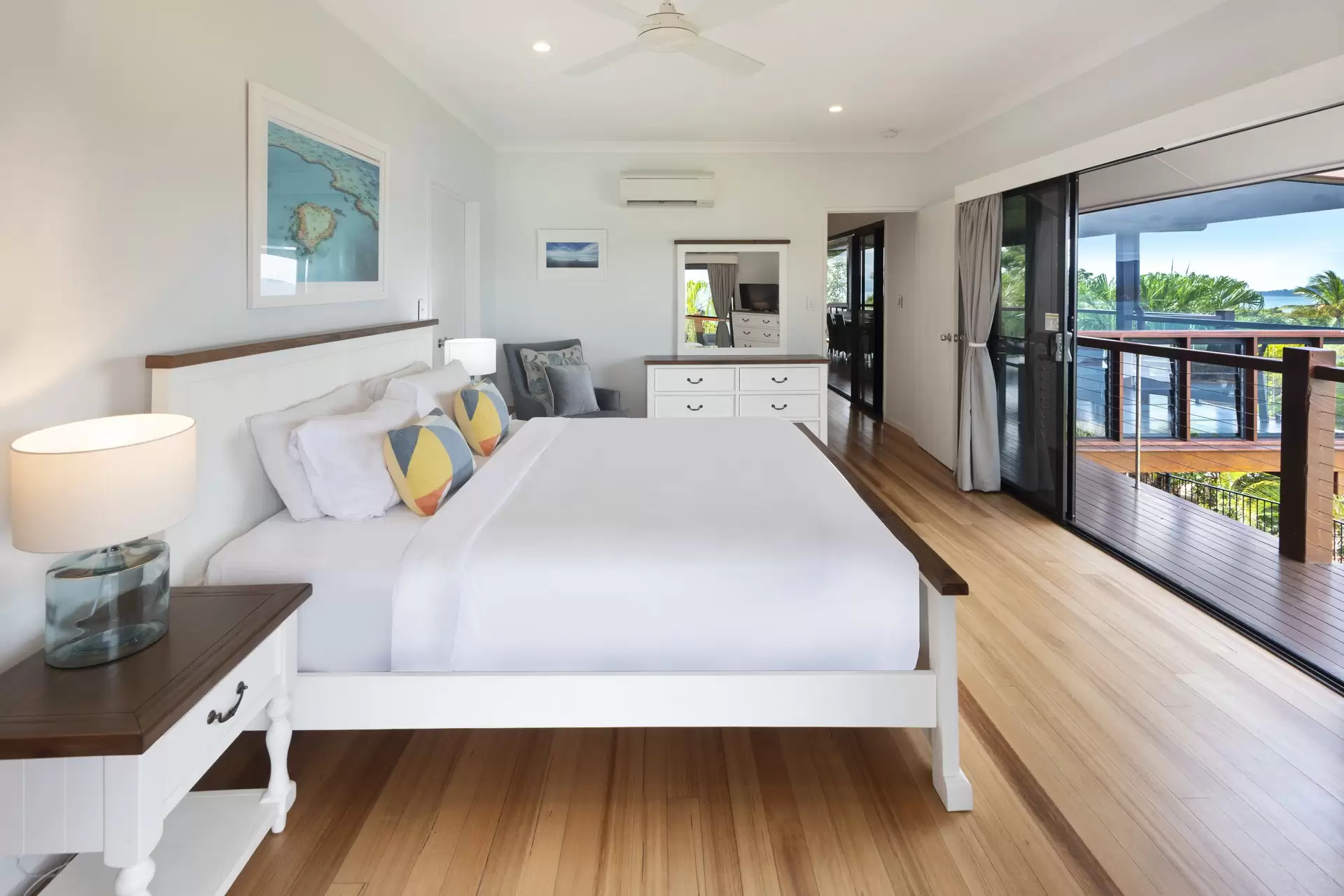 4 Whitsunday View, Hamilton Island Sold by Queensland Sotheby's International Realty - image 1