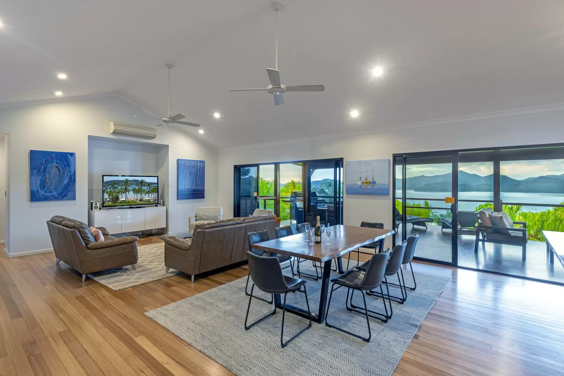 4 Whitsunday View, Hamilton Island Sold by Queensland Sotheby's International Realty - image 1