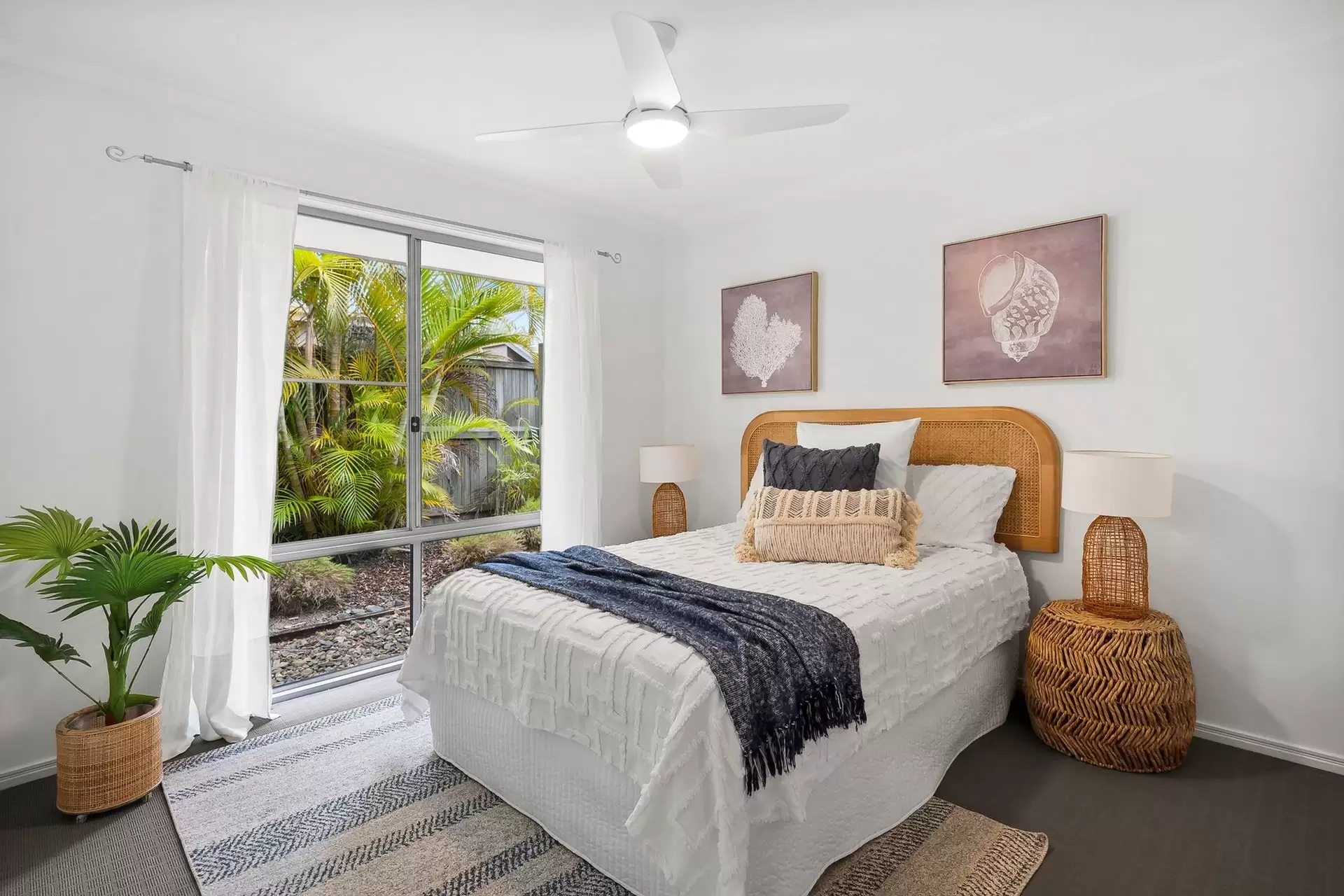 5 Lakeside Drive, Peregian Springs Sold by Queensland Sotheby's International Realty - image 1