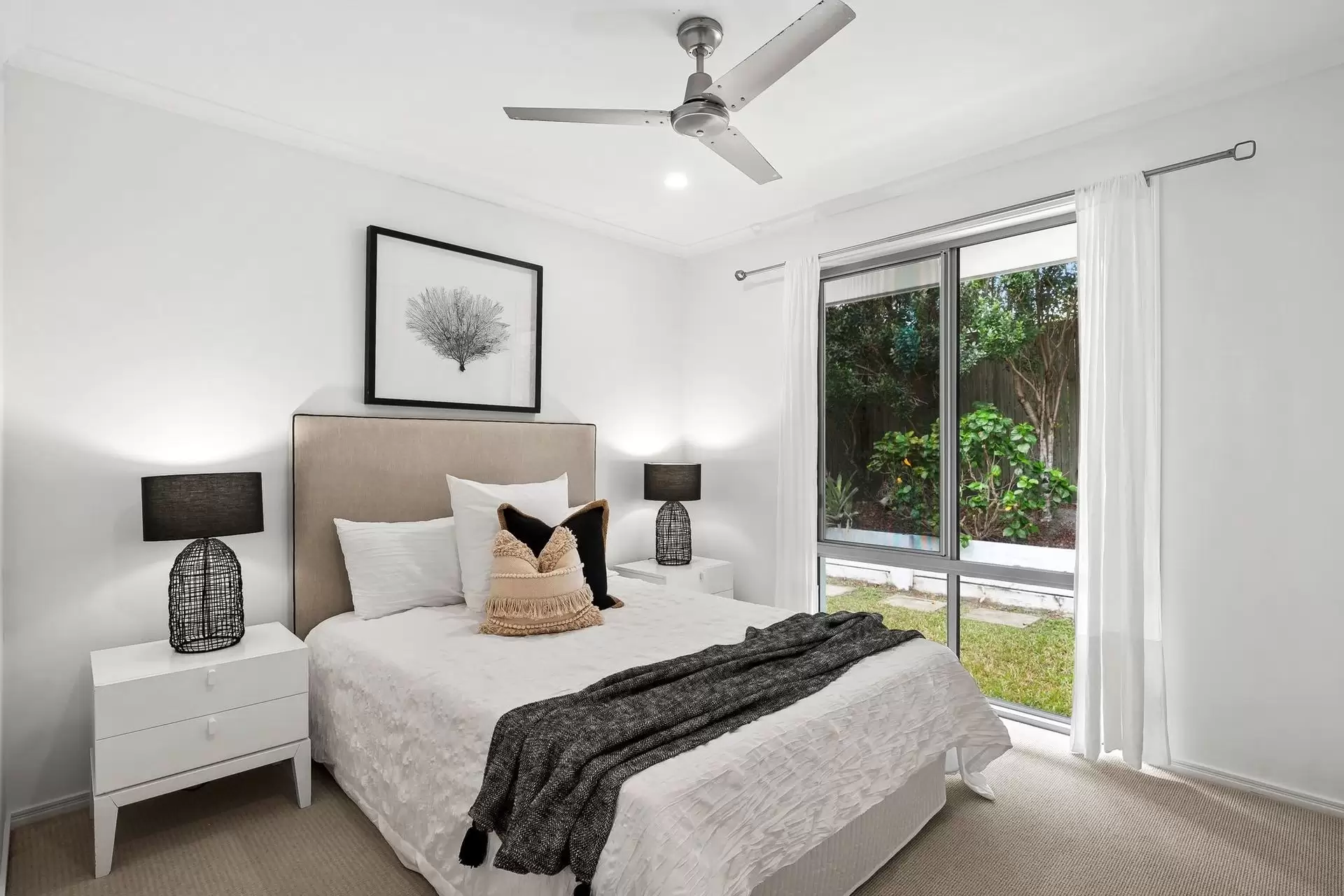 5 Lakeside Drive, Peregian Springs Sold by Queensland Sotheby's International Realty - image 1