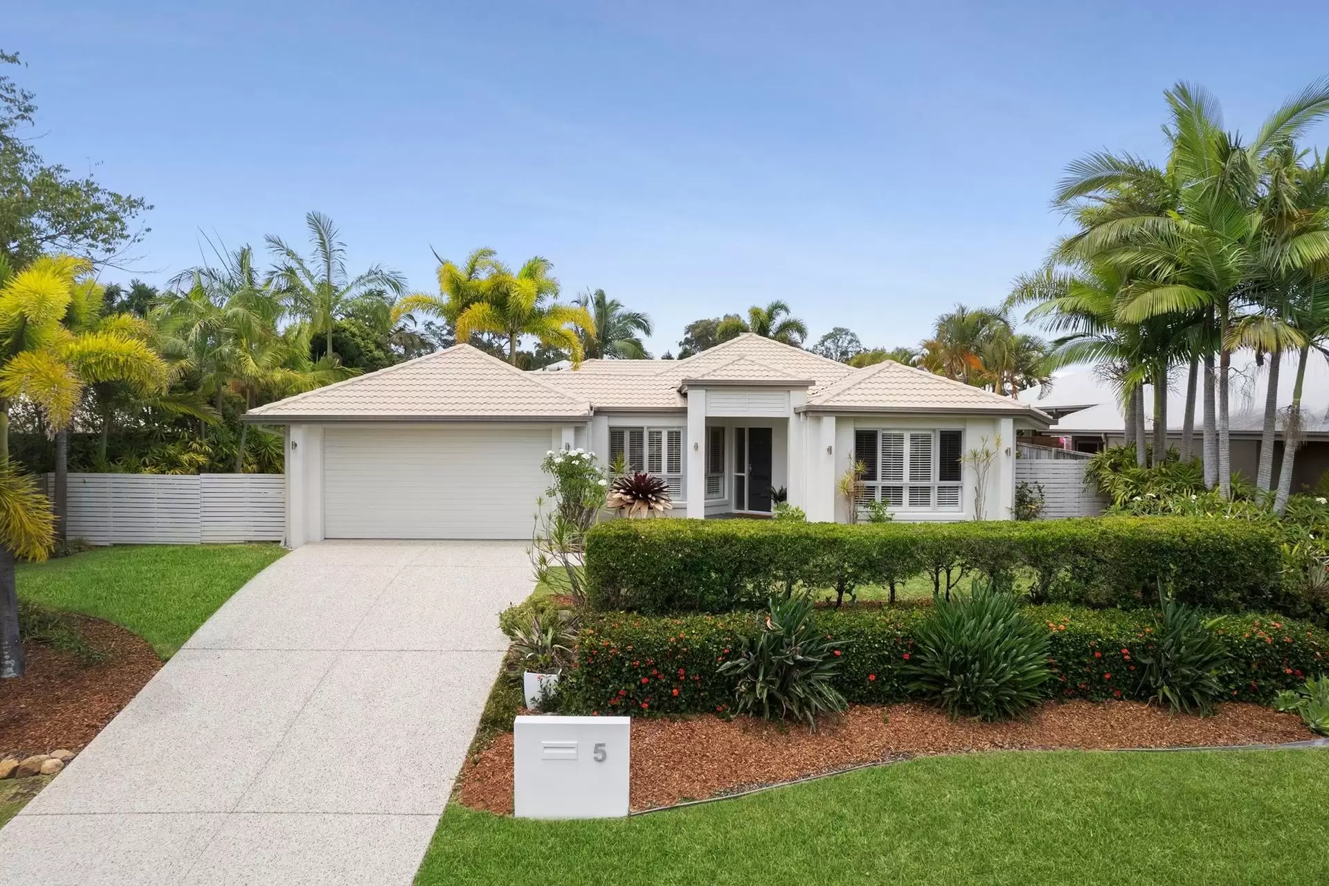 5 Lakeside Drive, Peregian Springs Sold by Queensland Sotheby's International Realty - image 1