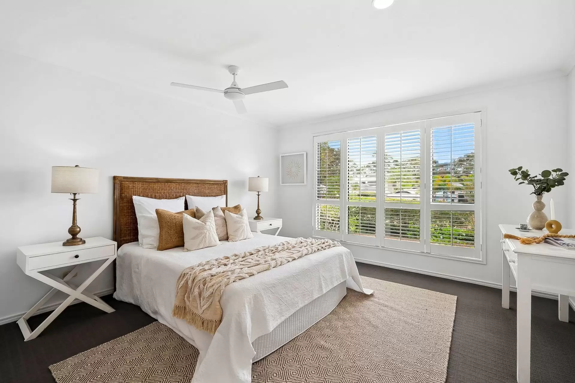 5 Lakeside Drive, Peregian Springs Sold by  - image 1