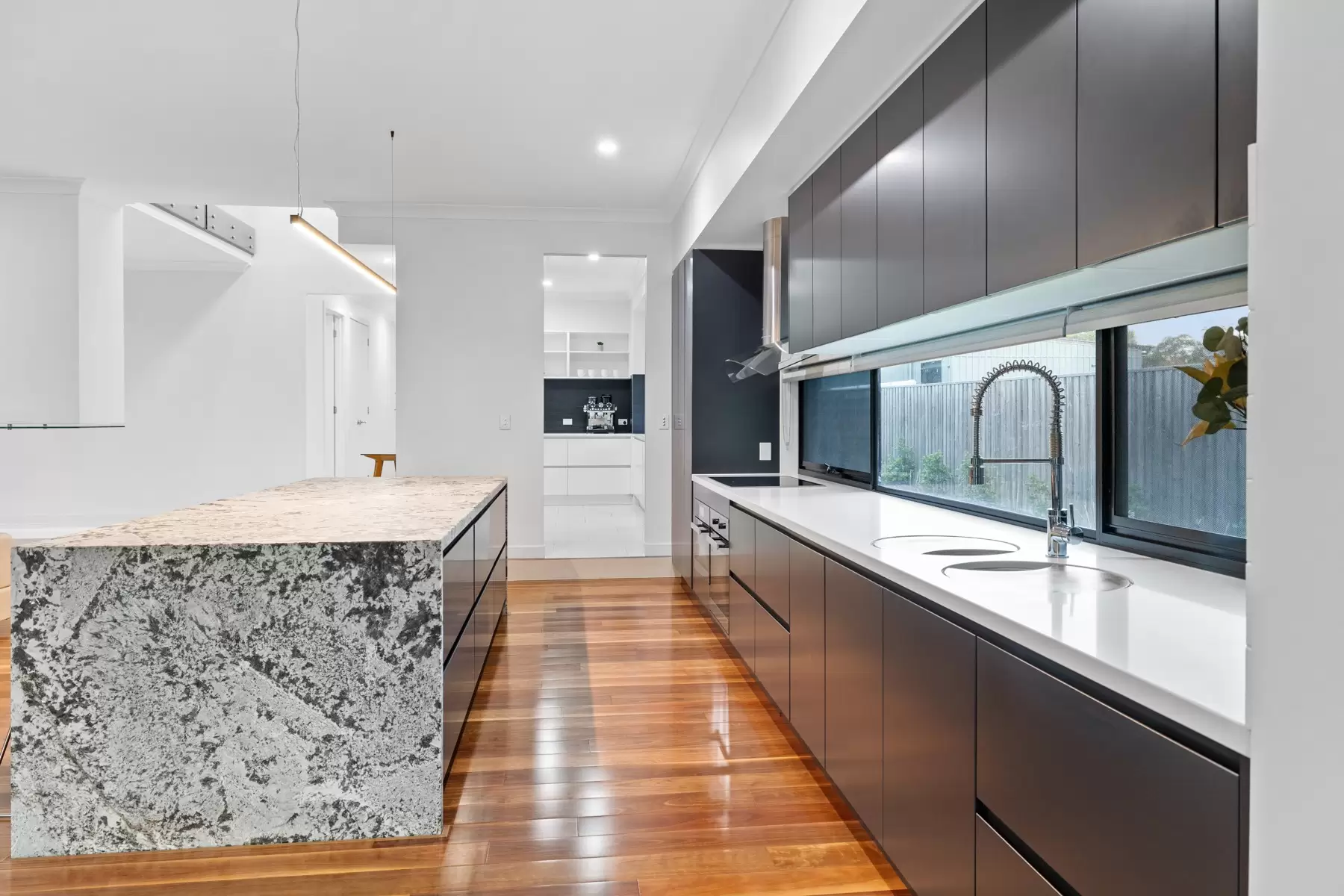 18 Morris Street, Ormiston Sold by Queensland Sotheby's International Realty - image 1