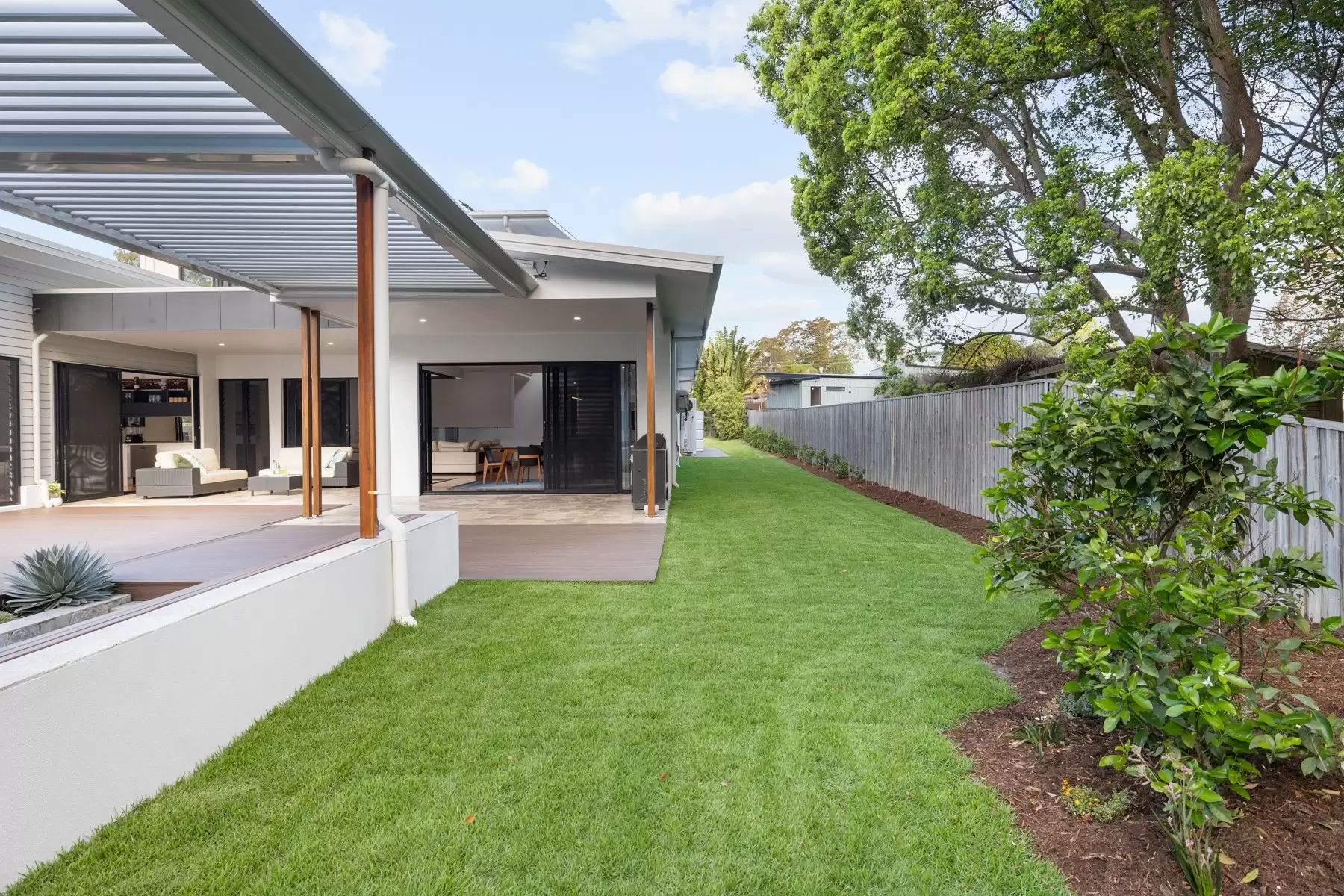 18 Morris Street, Ormiston Sold by Queensland Sotheby's International Realty - image 1