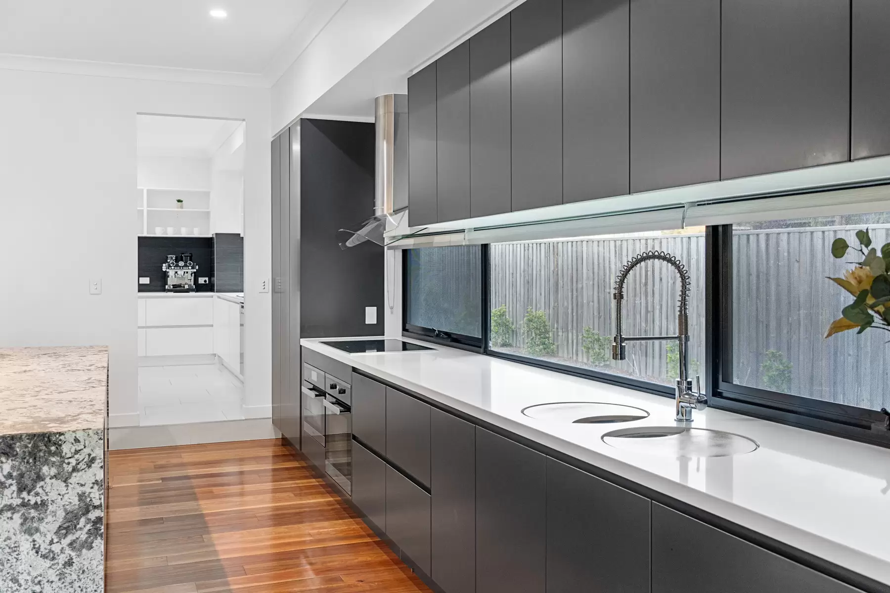 18 Morris Street, Ormiston Sold by Queensland Sotheby's International Realty - image 1