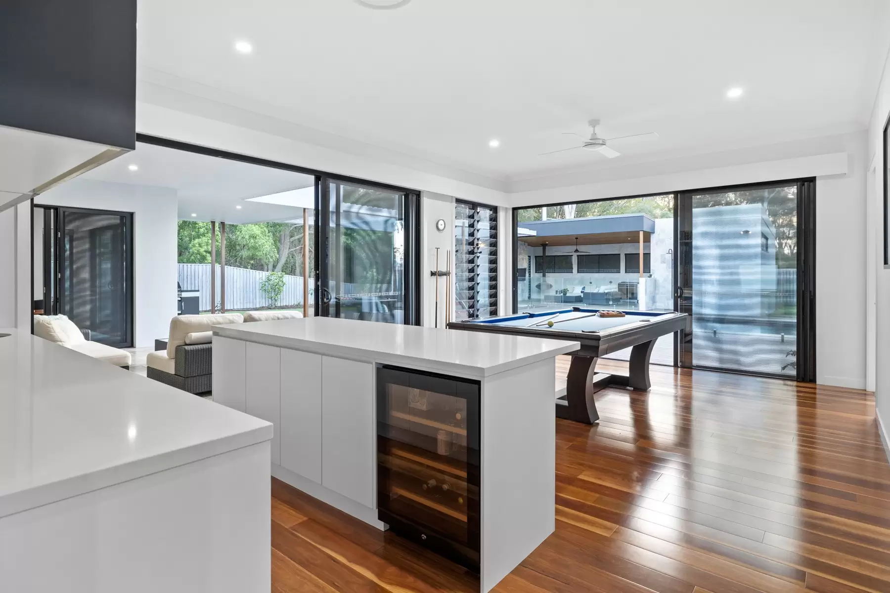18 Morris Street, Ormiston Sold by Queensland Sotheby's International Realty - image 1