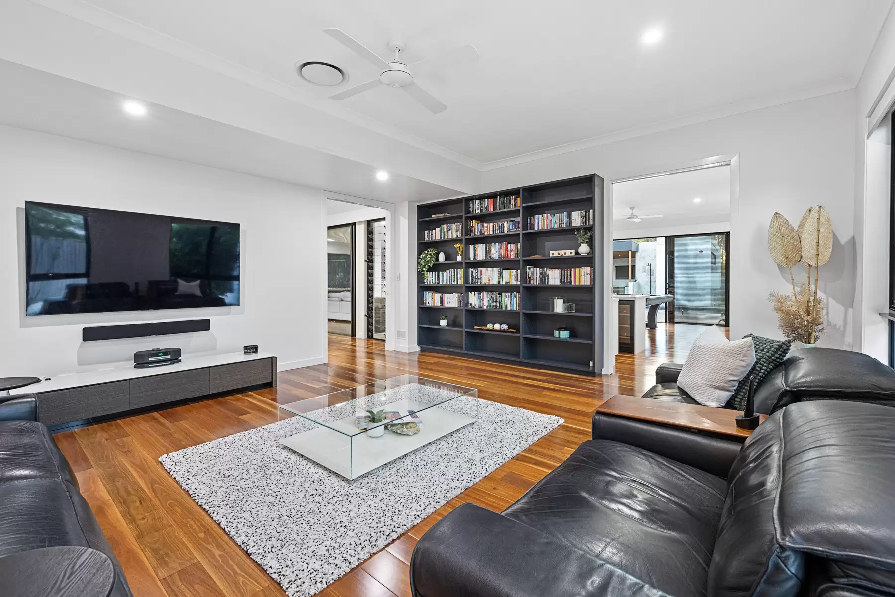 18 Morris Street, Ormiston Sold by Queensland Sotheby's International Realty - image 1