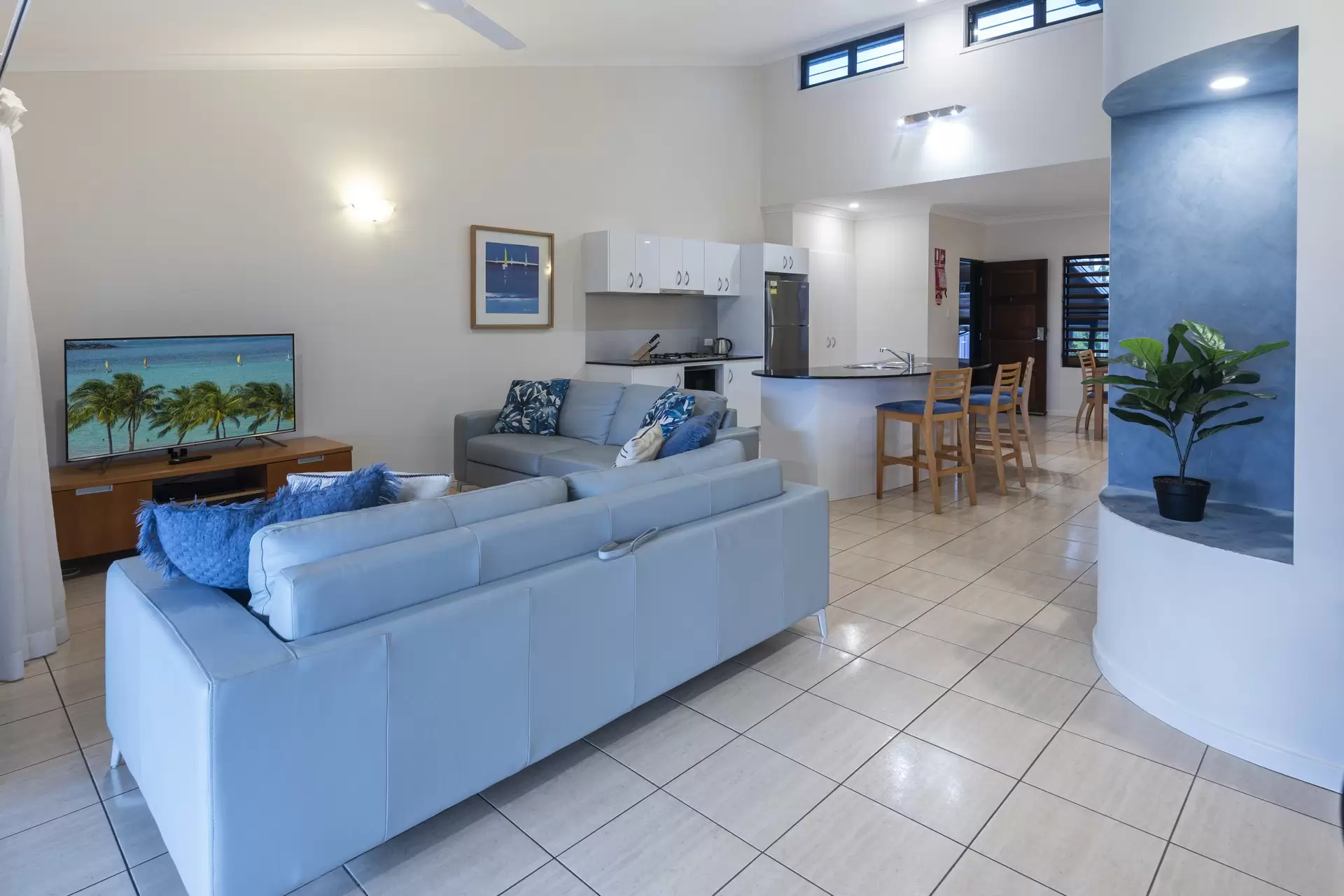 3/6 Banksia Court, Hamilton Island Sold by Queensland Sotheby's International Realty - image 1