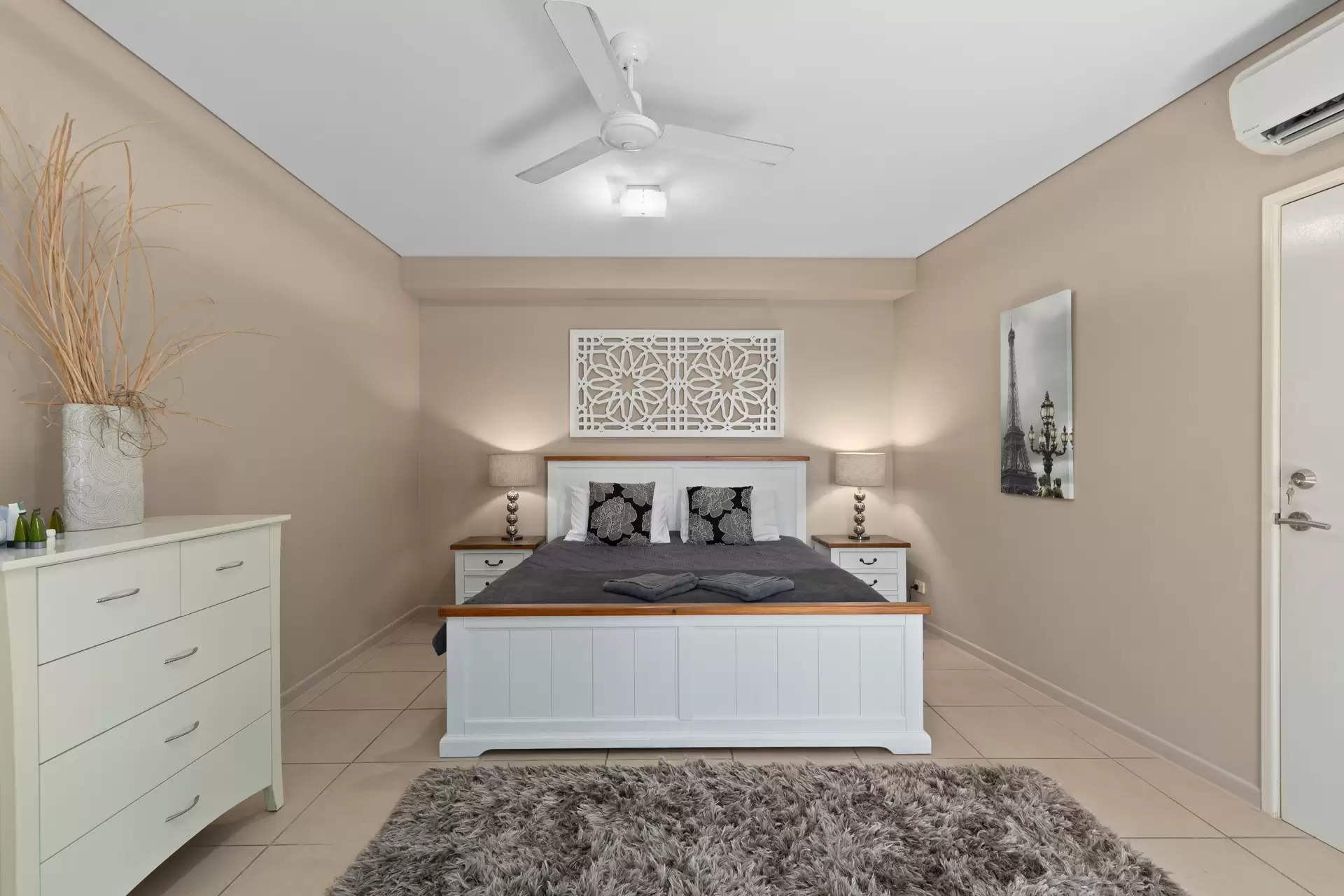 6 Palm Drive, Cannonvale Sold by Queensland Sotheby's International Realty - image 1