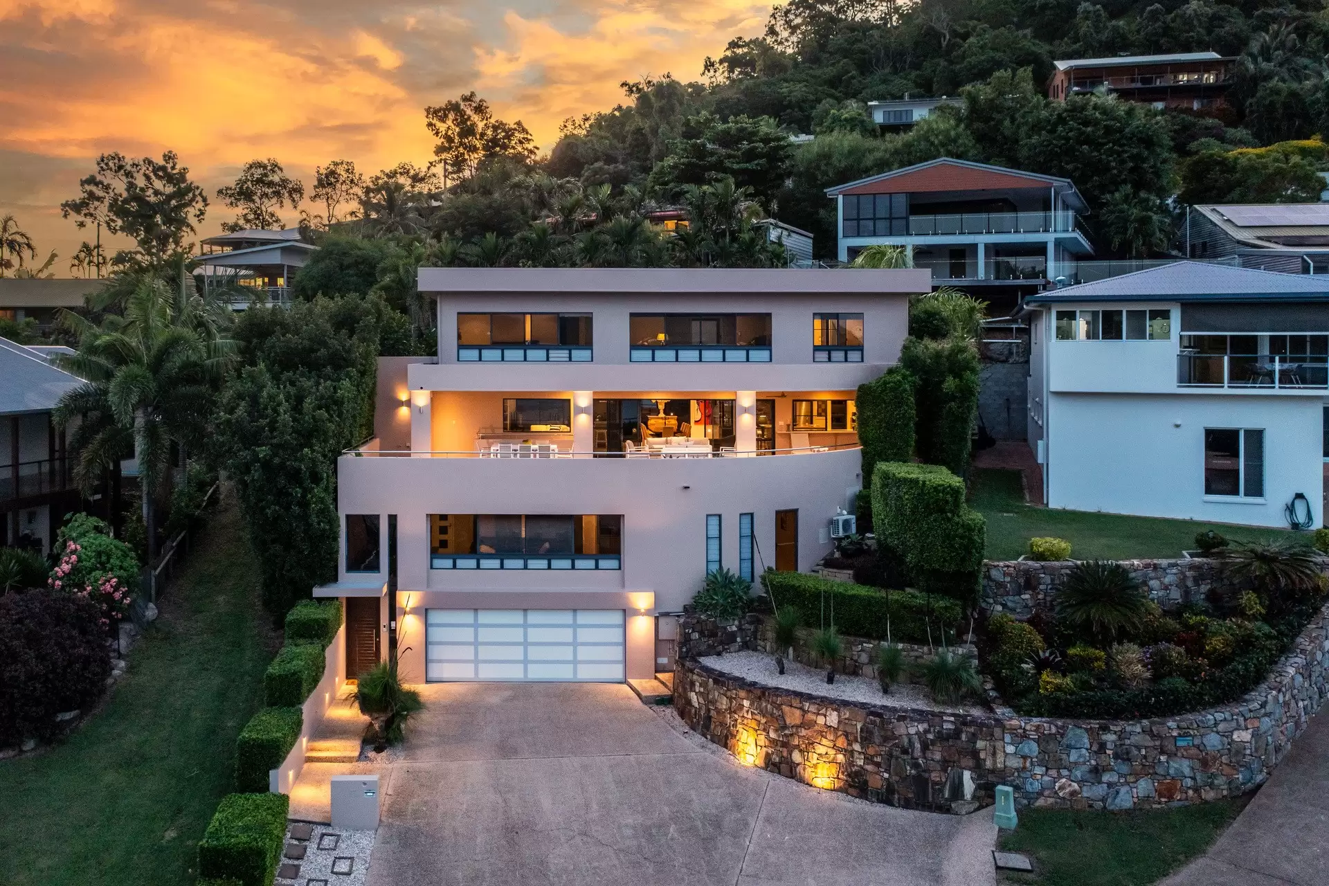 6 Palm Drive, Cannonvale Sold by  - image 1