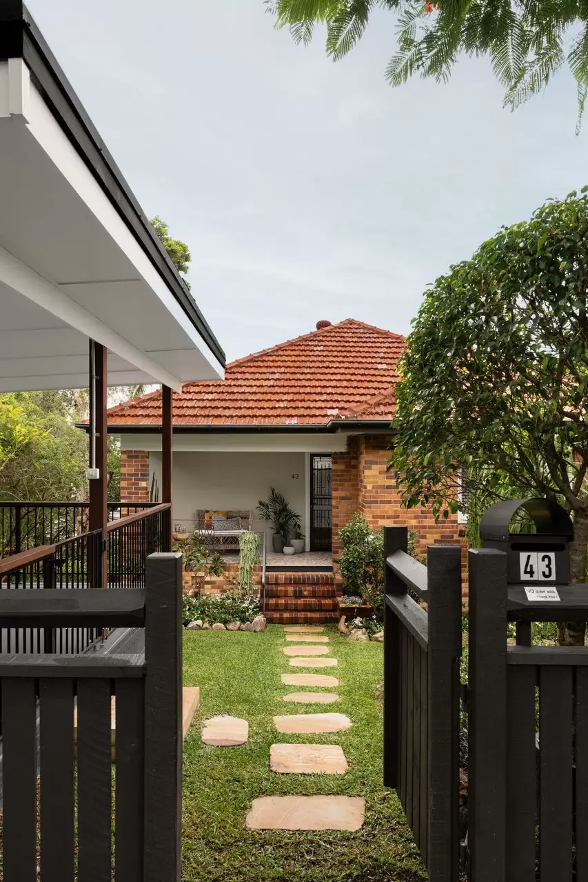 43 Rilatt Street, Wavell Heights Sold by Queensland Sotheby's International Realty - image 1