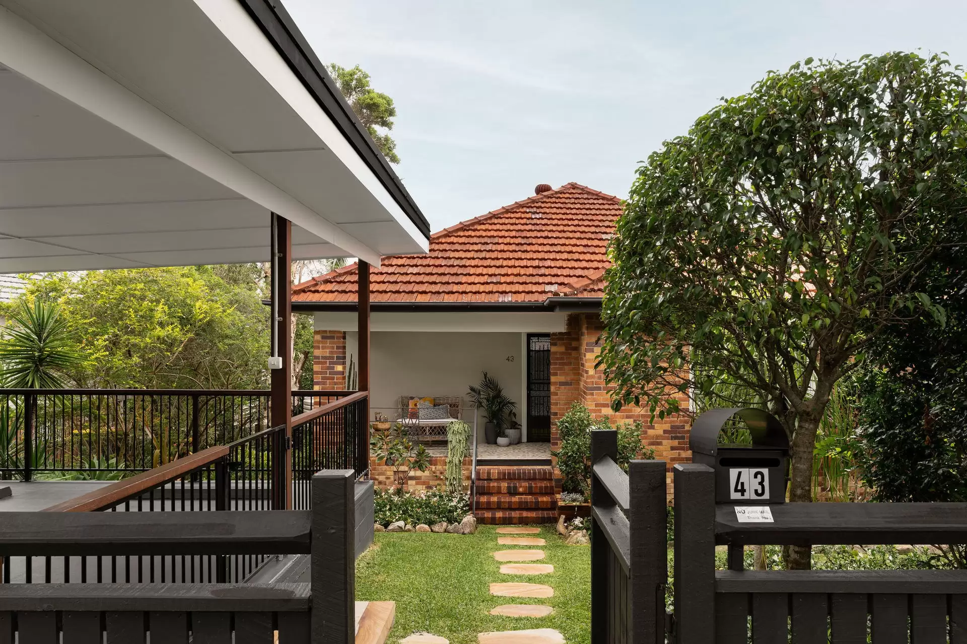 43 Rilatt Street, Wavell Heights Sold by Queensland Sotheby's International Realty - image 1