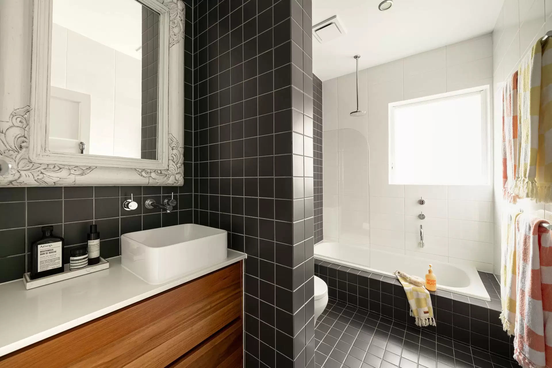 43 Rilatt Street, Wavell Heights Sold by Queensland Sotheby's International Realty - image 1