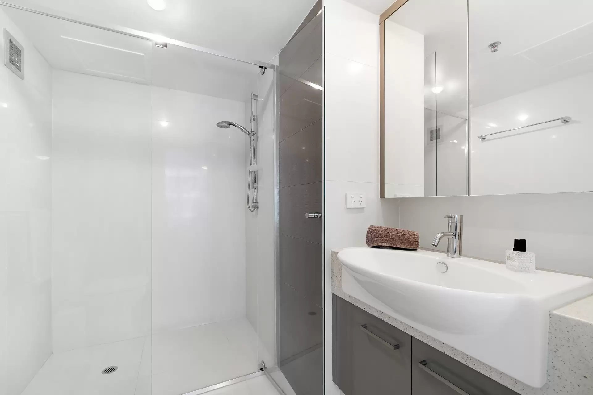5C/3540 Main Beach Parade, Main Beach Sold by Queensland Sotheby's International Realty - image 1